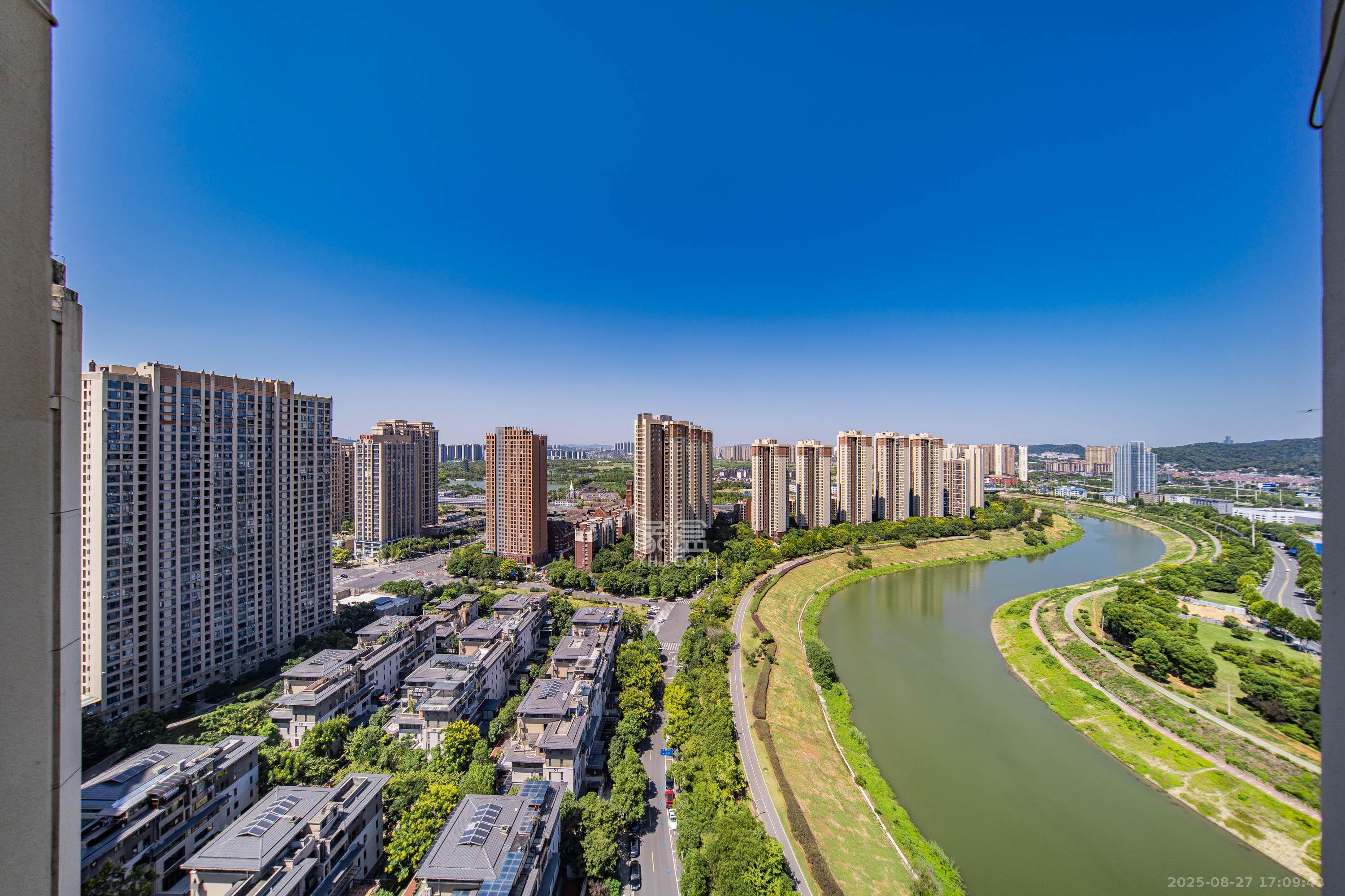 合能洋湖公馆  3室2厅2卫    96.0万 合能洋湖公馆  3室2厅2卫    96.0万其他