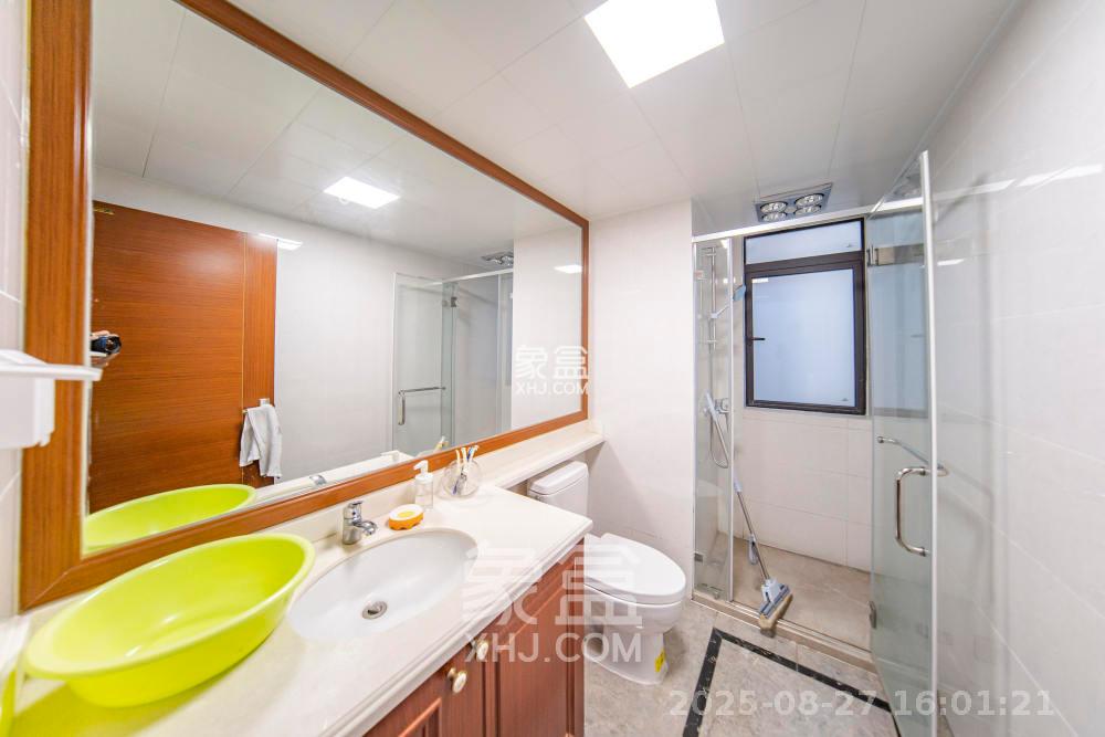 中海国际五期  3室2厅2卫    2100.0元/月 中海国际五期  3室2厅2卫    2100.0元/月室内图