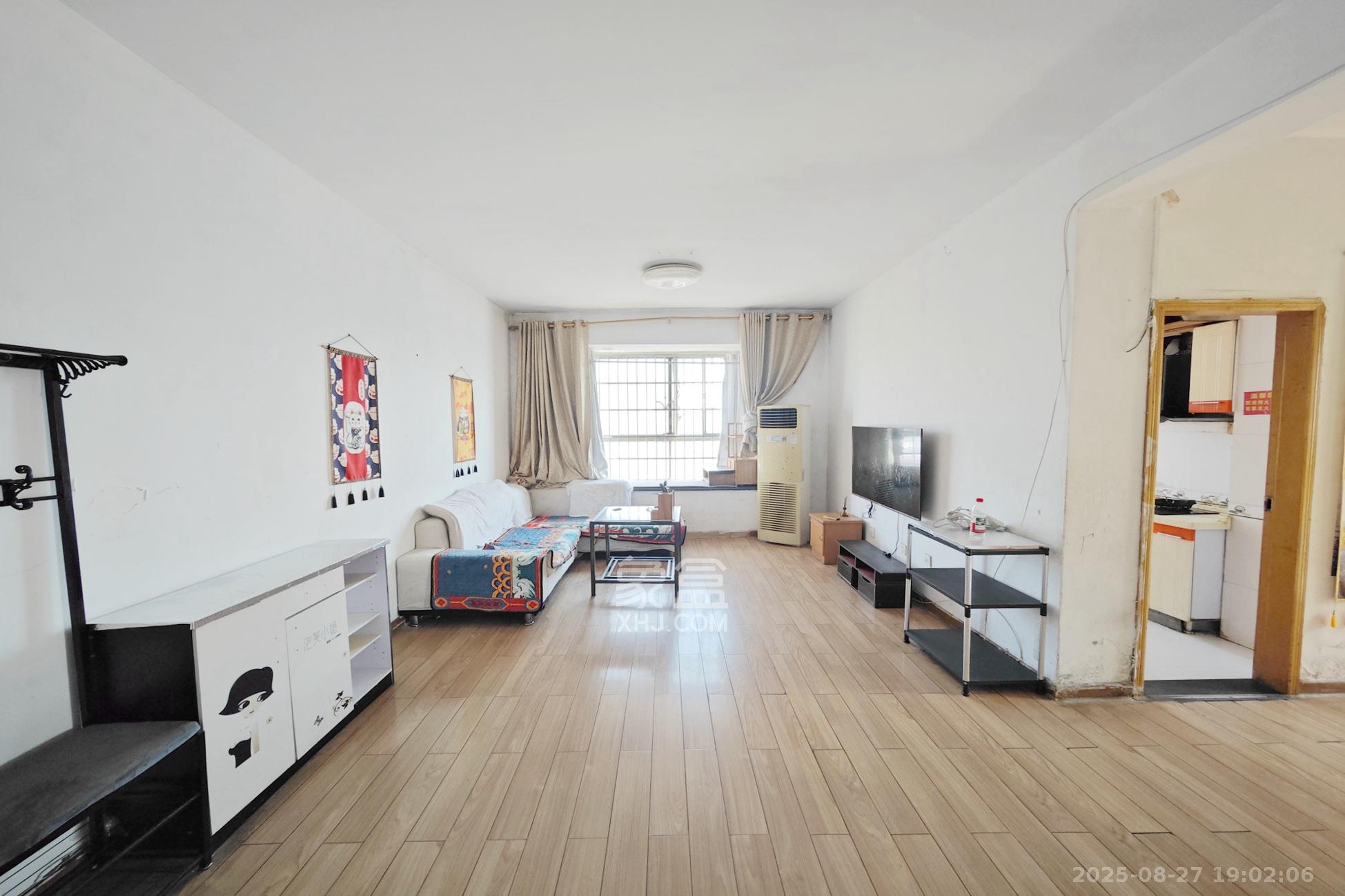 东方新世界  2室1厅1卫    65.0万 东方新世界  2室1厅1卫    65.0万客厅