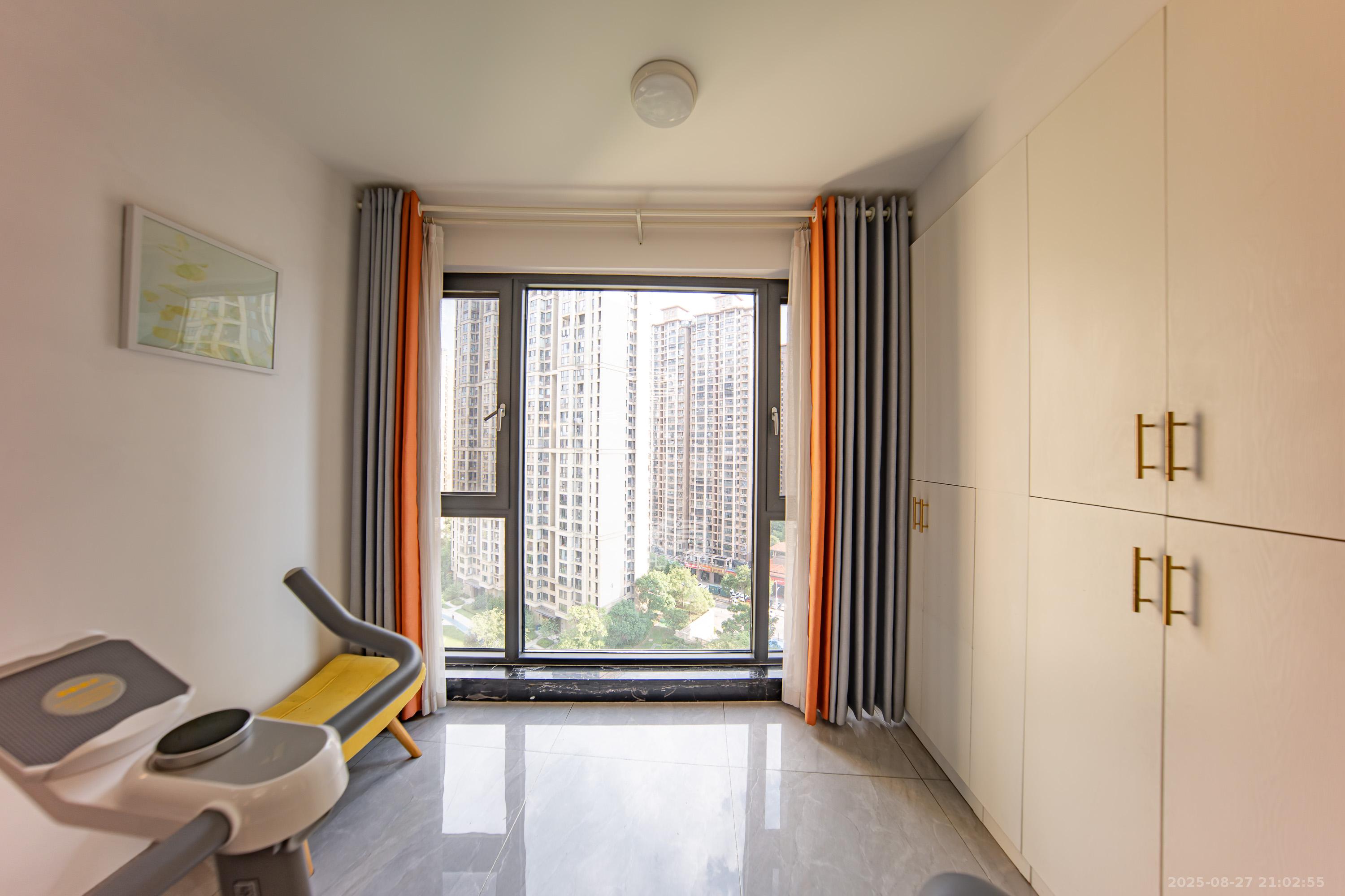 融创融公馆(融创臻苑)  3室2厅2卫    112.0万 融创融公馆(融创臻苑)  3室2厅2卫    112.0万阳台