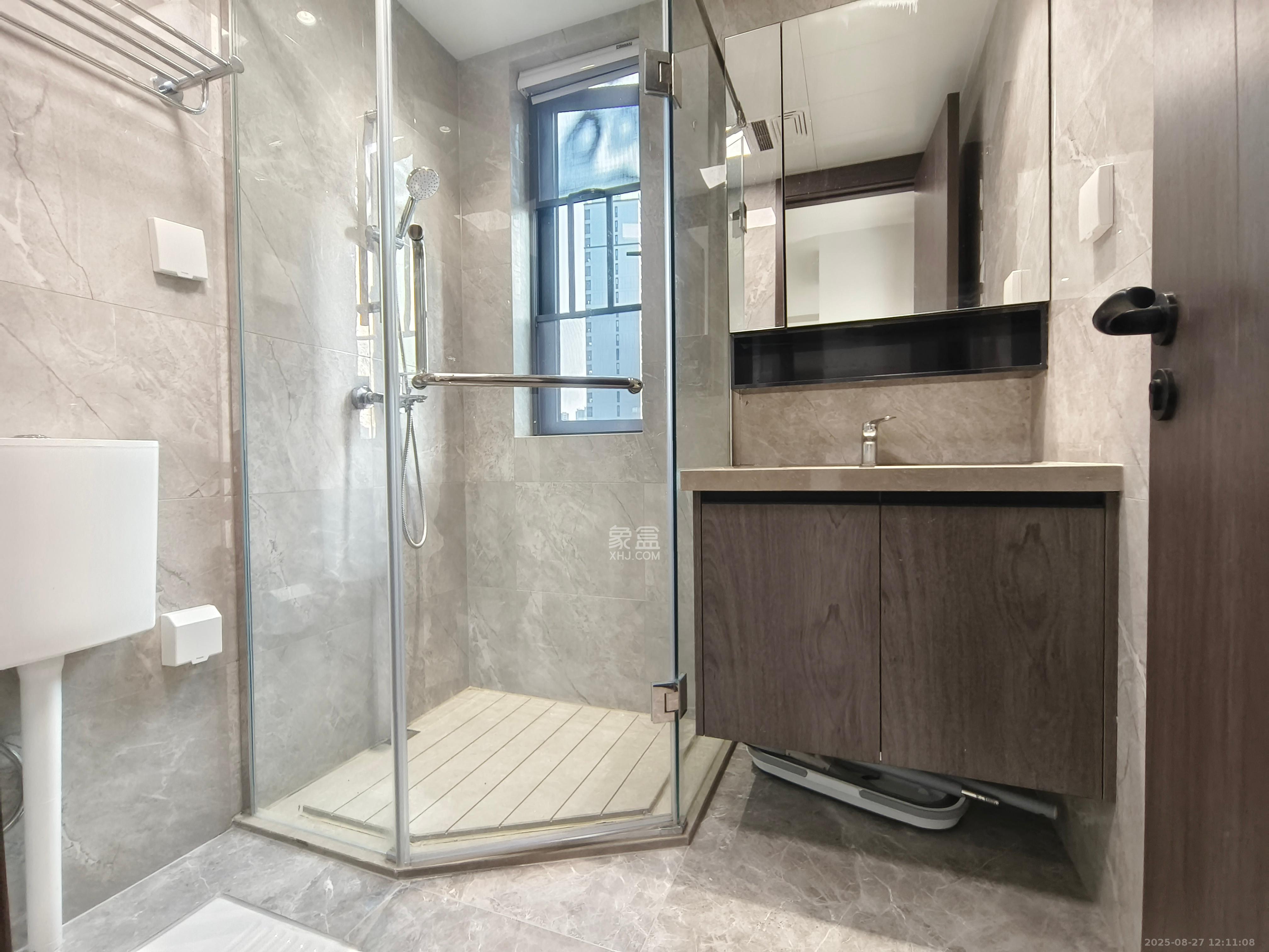 越秀湘江星汇城三期  4室2厅2卫    4200.0元/月 越秀湘江星汇城三期  4室2厅2卫    4200.0元/月室内图