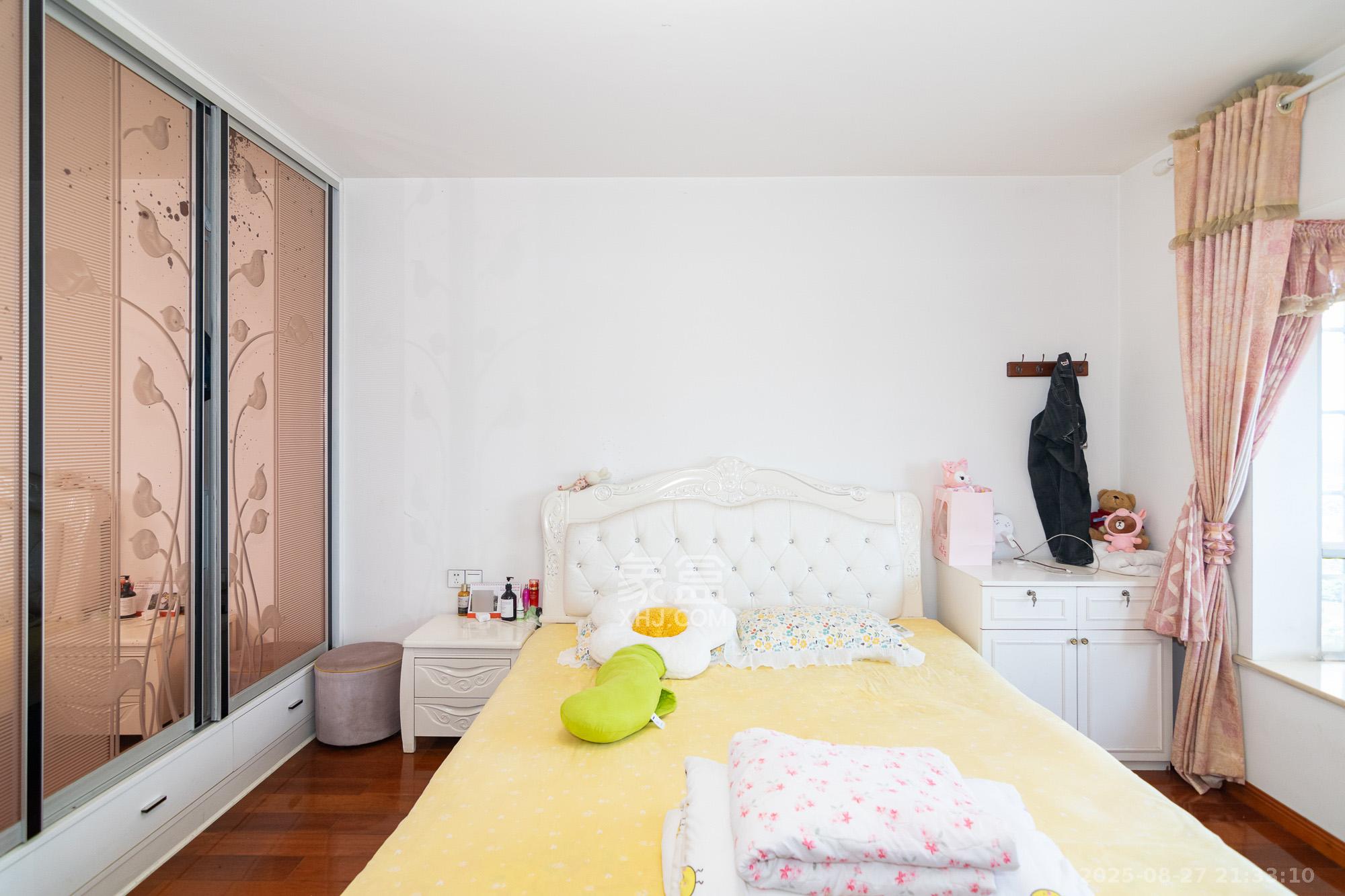 上居一品 4室2厅2卫 52.8万 上居一品 4室2厅2卫 52.8万卧室