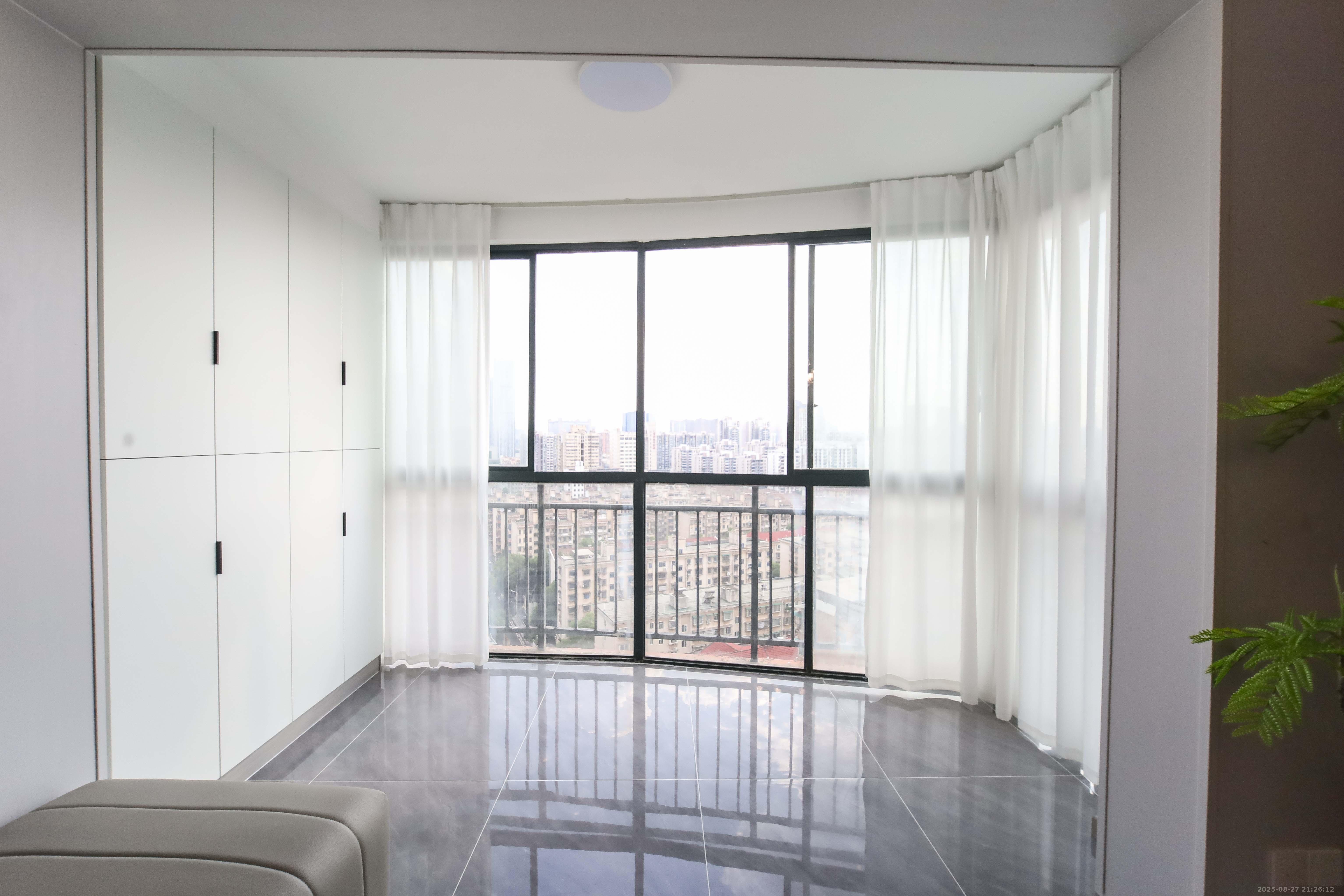 先锋东外滩  3室2厅2卫    99.0万 先锋东外滩  3室2厅2卫    99.0万阳台