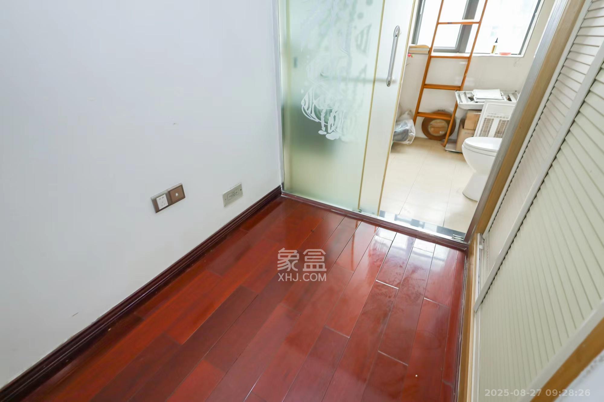 莱茵城 3室2厅1卫 2200.0元/月 莱茵城 3室2厅1卫 2200.0元/月室内图