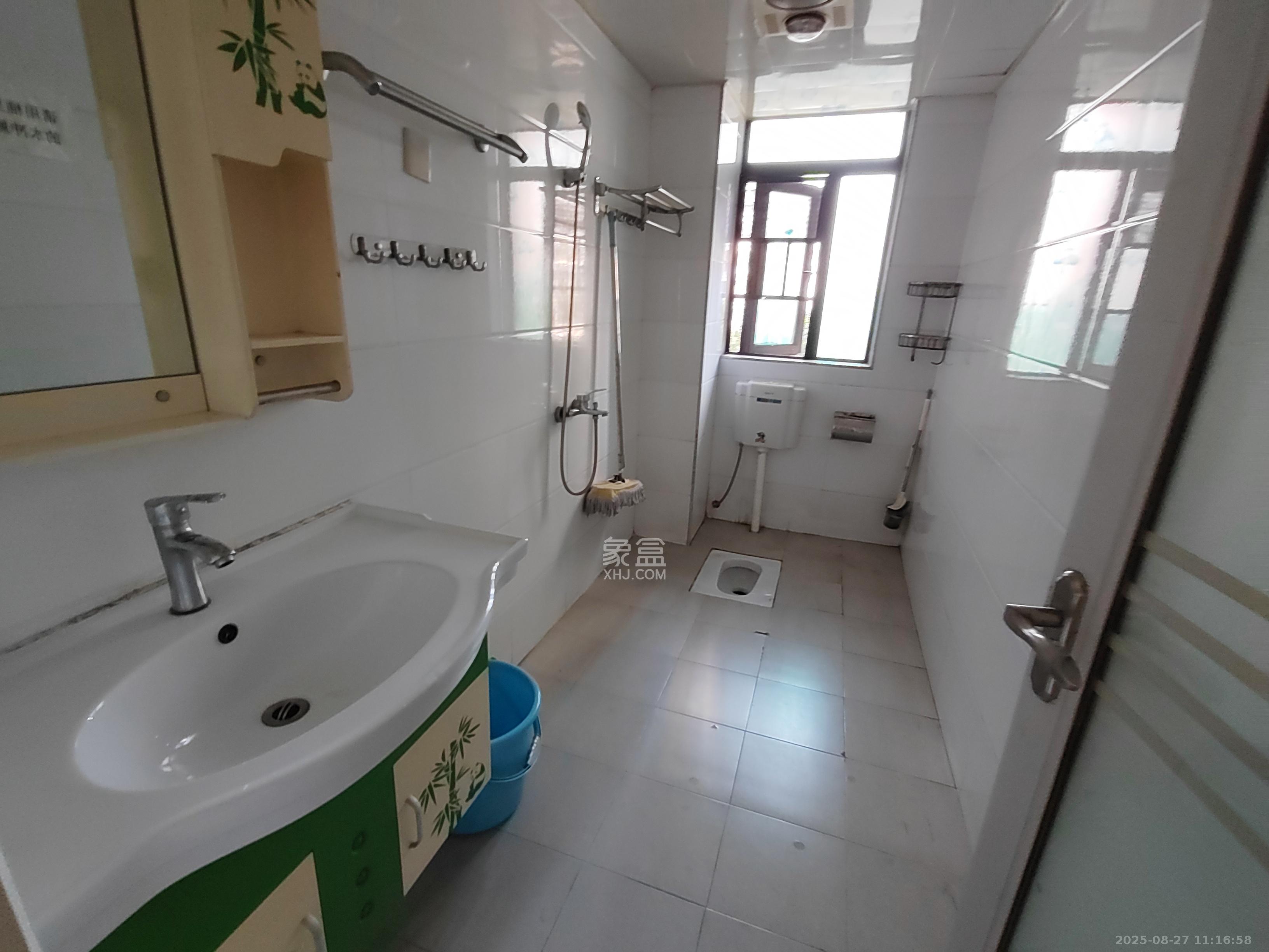 水岸世景  5室2厅2卫    2100.0元/月室内图