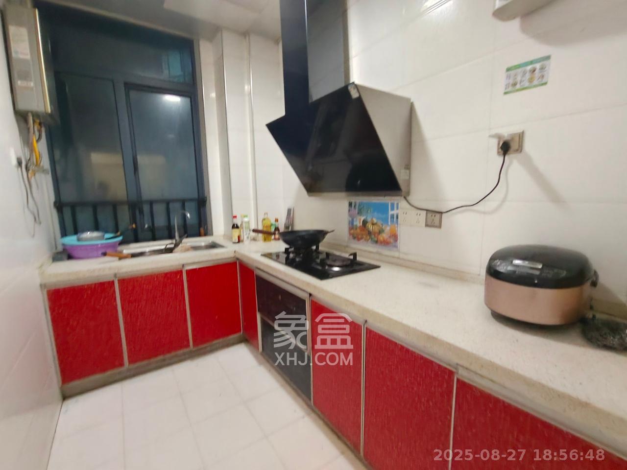 融圣国际  3室1厅2卫    4200.0元/月 融圣国际  3室1厅2卫    4200.0元/月室内图