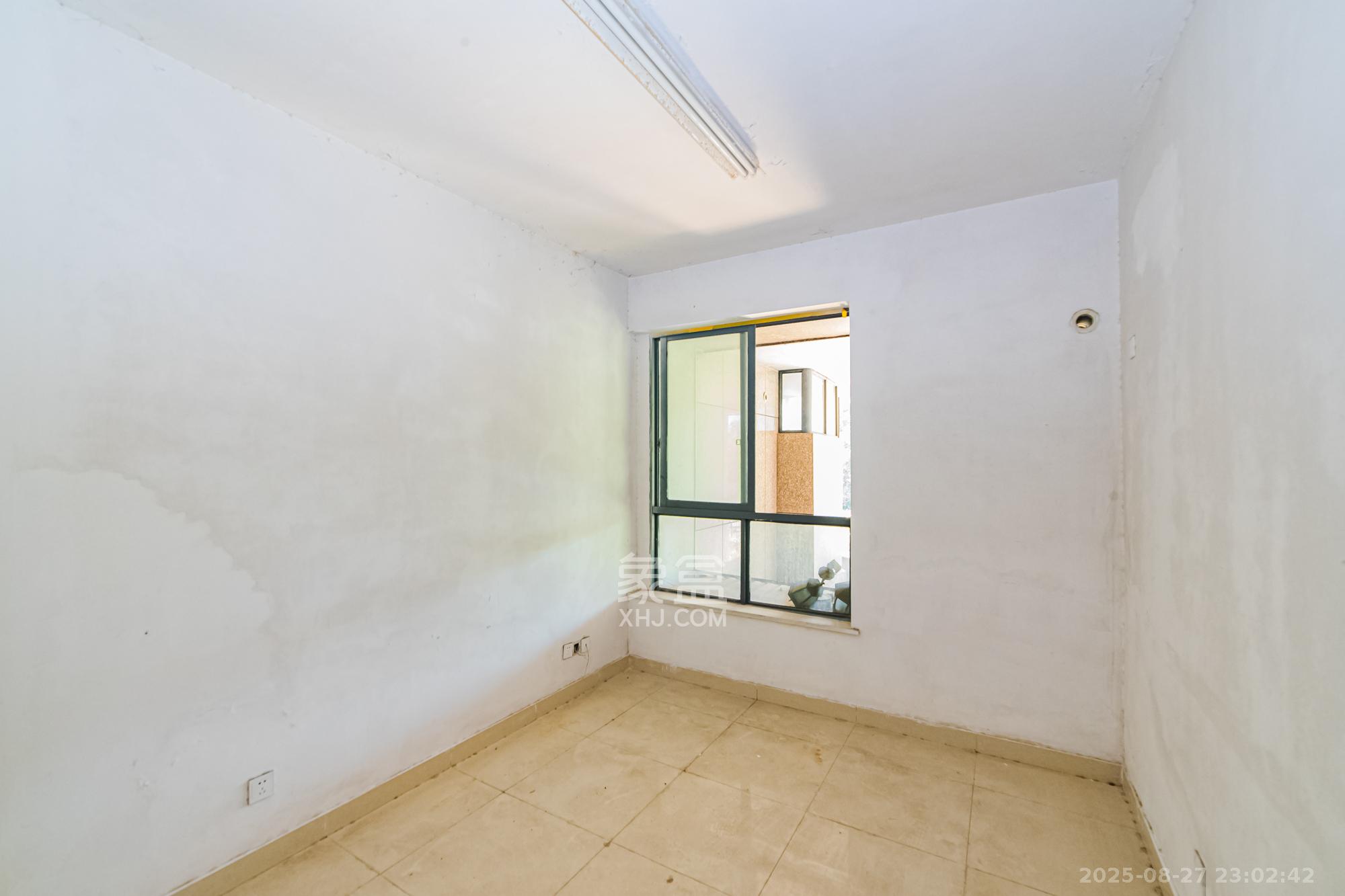 湘江世纪城湘江豪庭 1室2厅2卫 205.0万 湘江世纪城湘江豪庭 1室2厅2卫 205.0万卧室