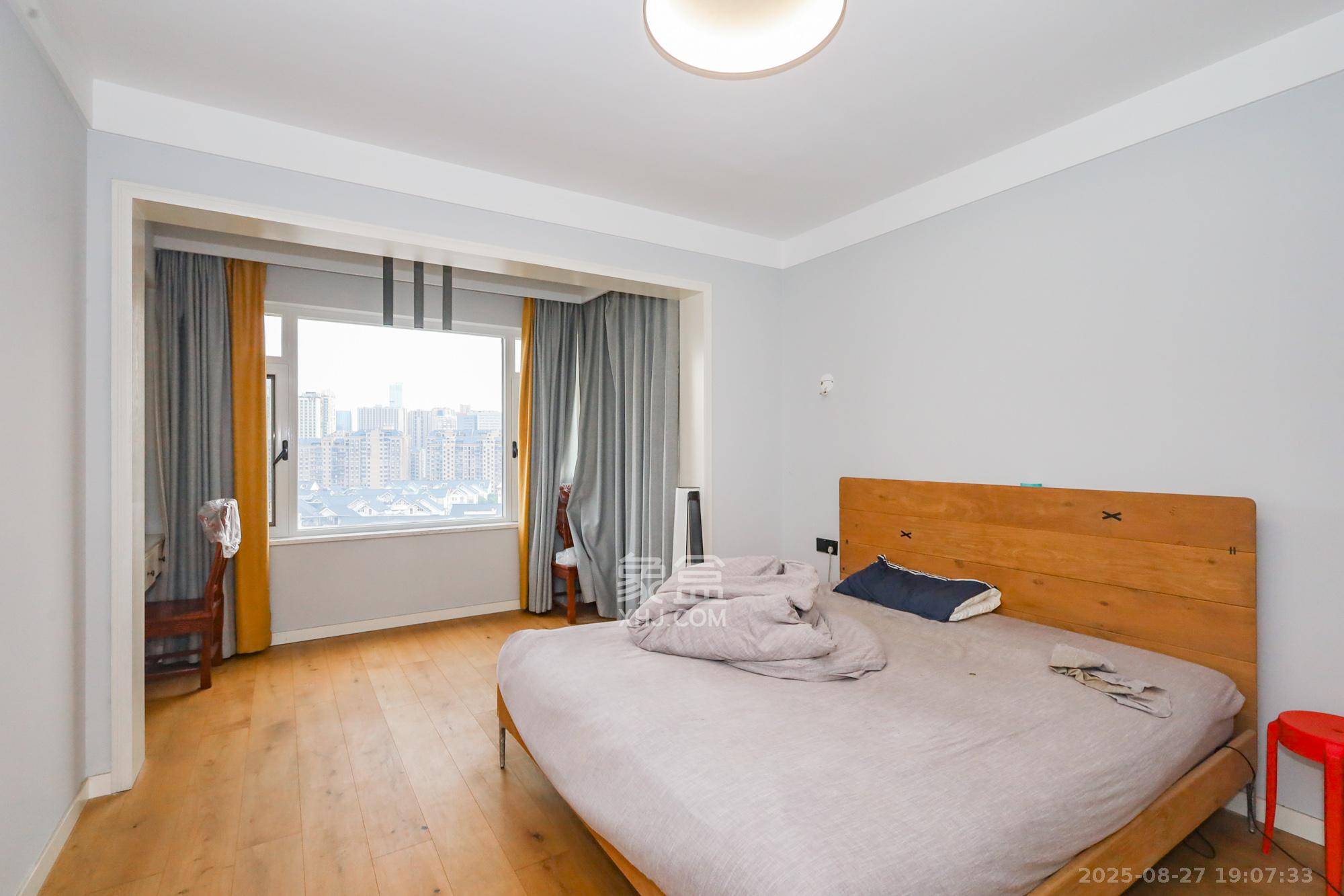 八方小区C区  1室0厅0卫    435.0万卧室