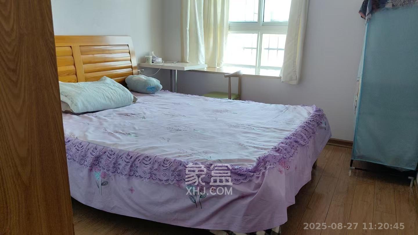 嘉盛华庭(一期、二期、三期) 3室2厅2卫 3200.0元/月 嘉盛华庭(一期、二期、三期) 3室2厅2卫 3200.0元/月室内图