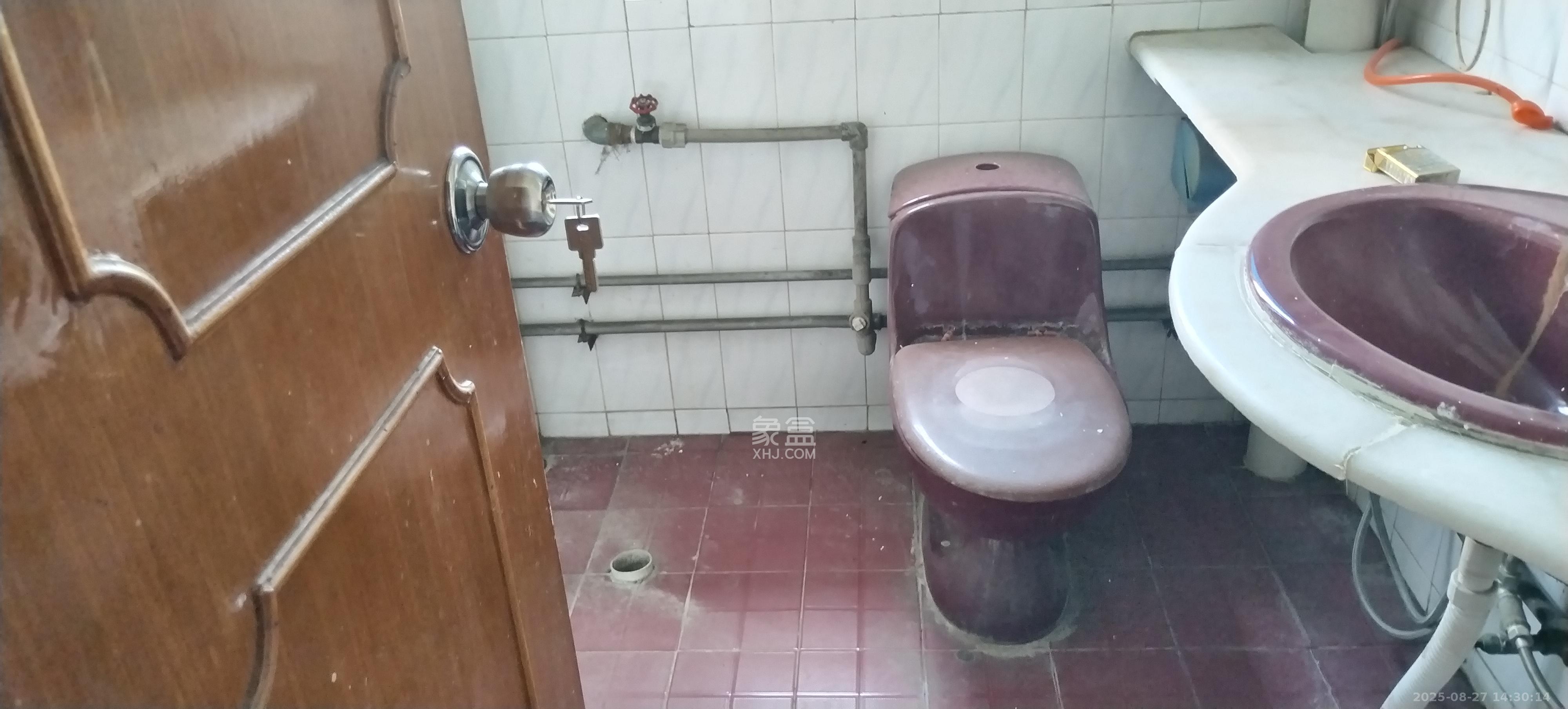 金三角花园 3室2厅2卫 2000.0元/月 金三角花园 3室2厅2卫 2000.0元/月室内图