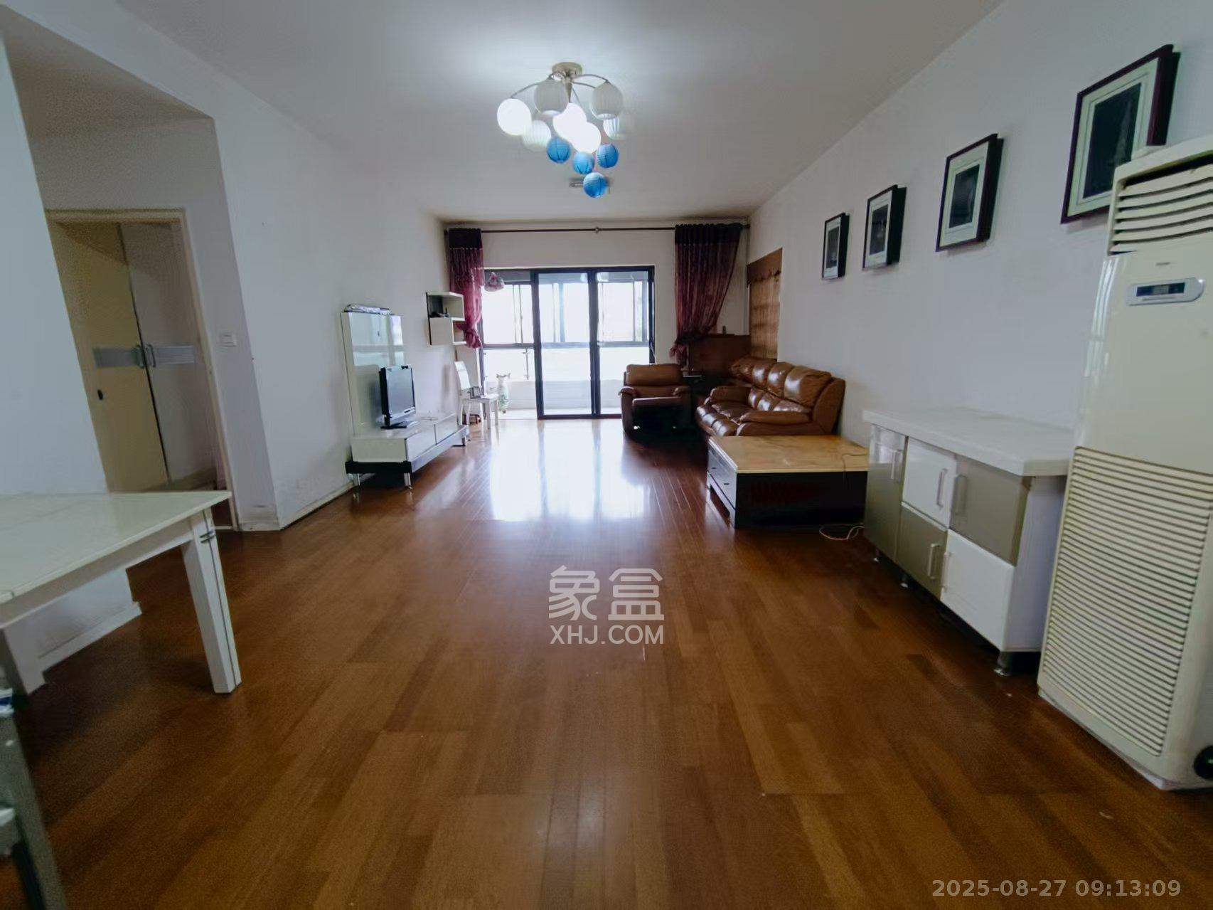 阳光100一期、四五期 4室2厅1卫 4500.0元/月 阳光100一期、四五期 4室2厅1卫 4500.0元/月室内图