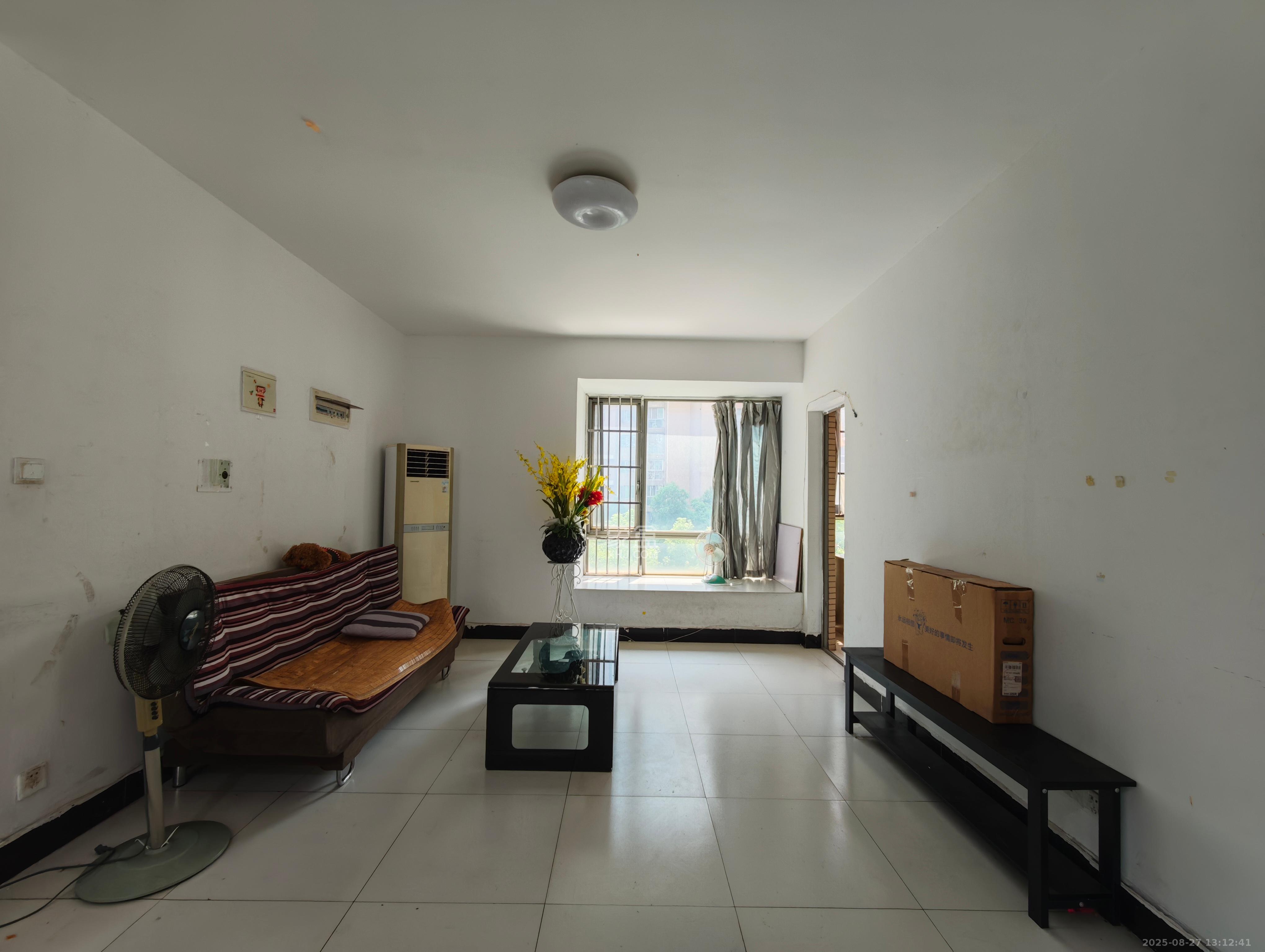 新城新世界一二三期 2室1厅1卫 2000.0元/月 新城新世界一二三期 2室1厅1卫 2000.0元/月室内图