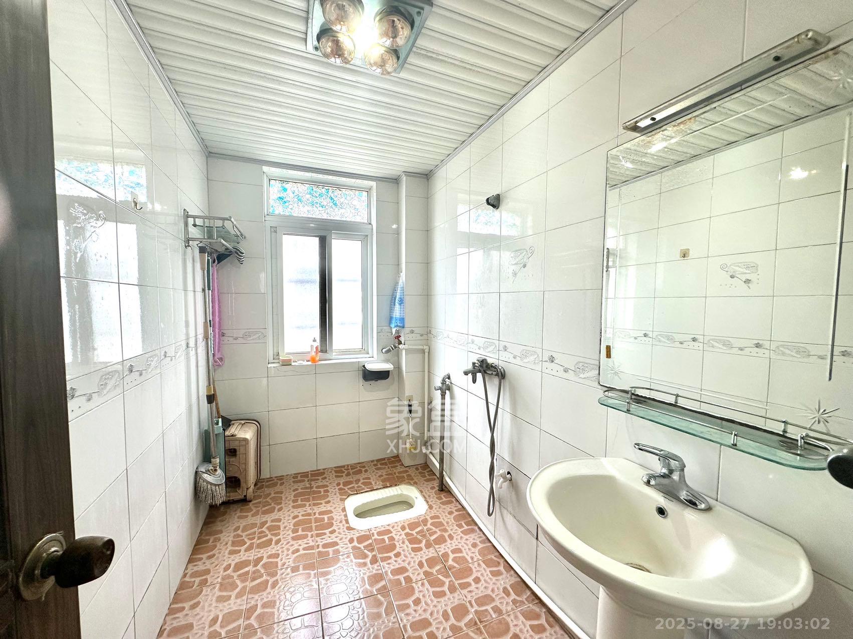 红星农博住宅小区(佳英农博小区)  3室1厅1卫    1660.0元/月 红星农博住宅小区(佳英农博小区)  3室1厅1卫    1660.0元/月室内图