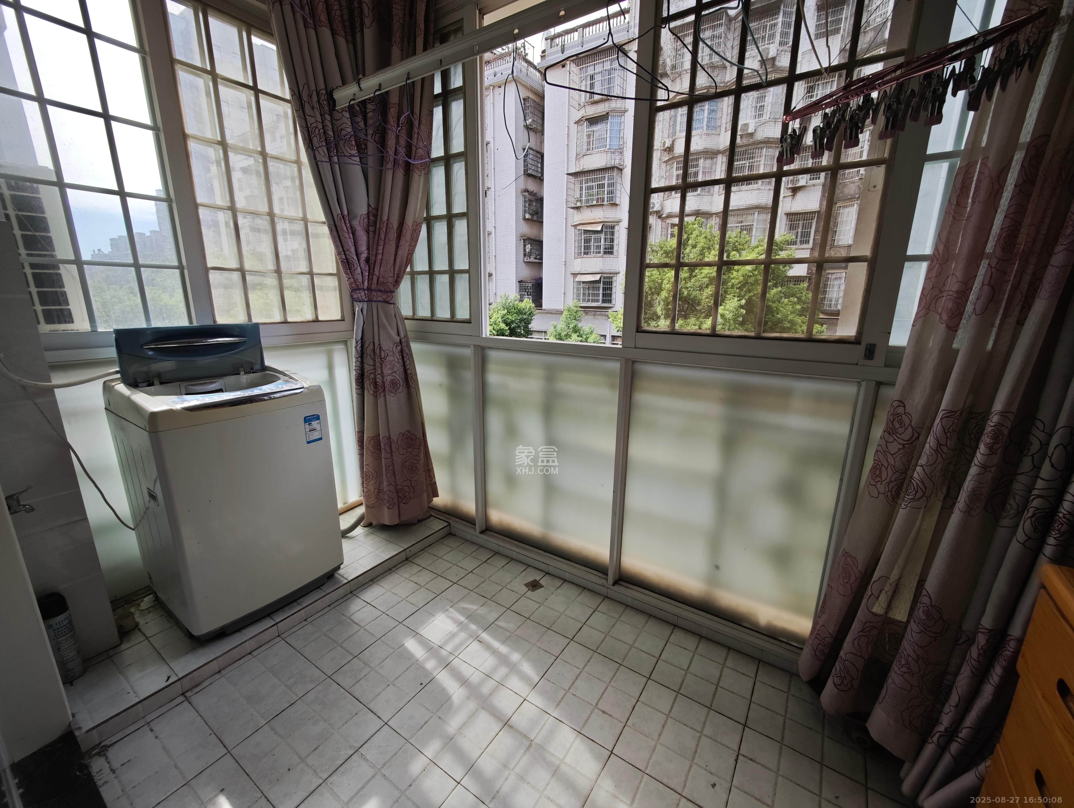 金侨中央花园 3室2厅2卫 1600.0元/月 金侨中央花园 3室2厅2卫 1600.0元/月室内图