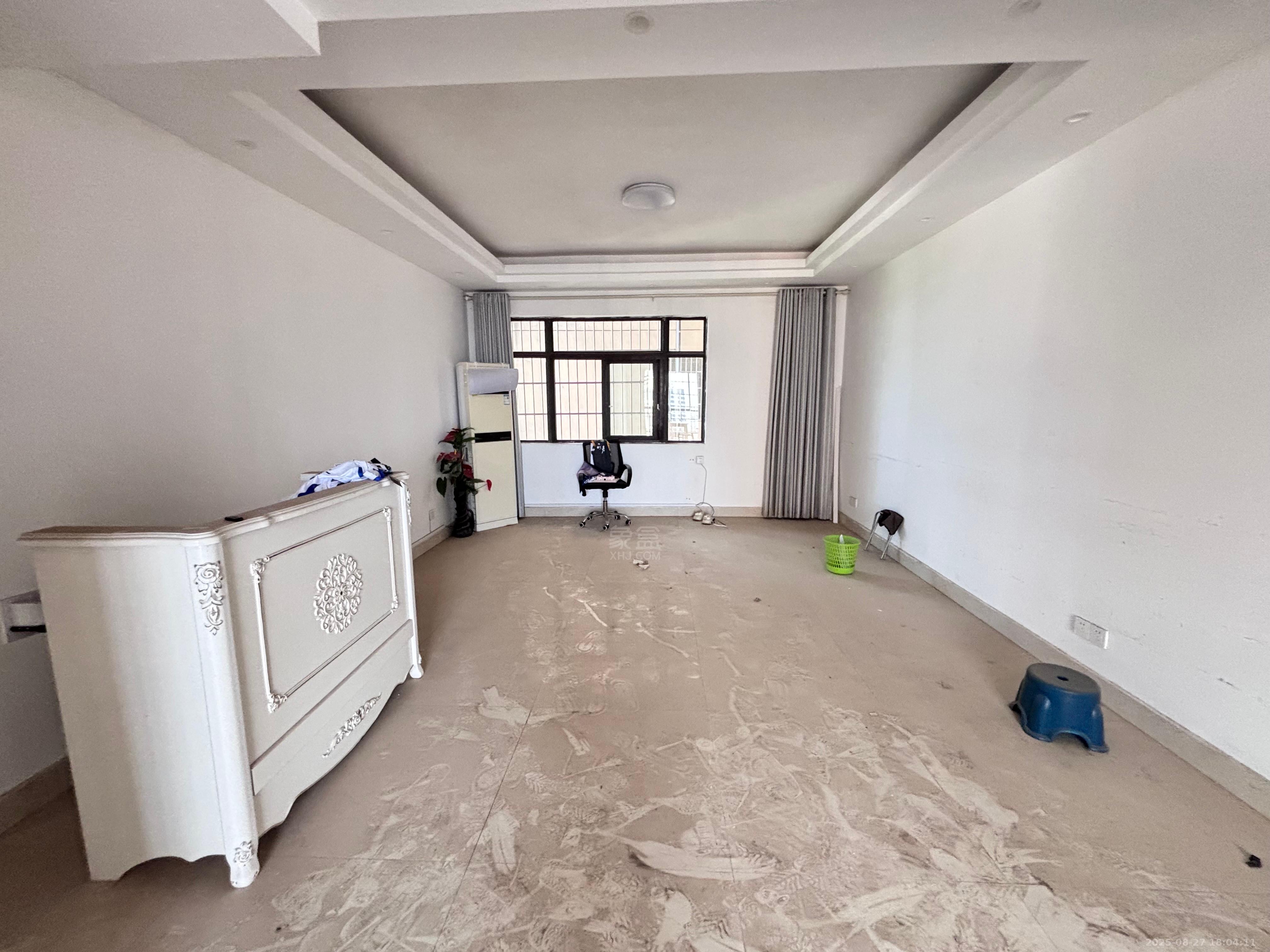 金路小区(杨柳村罗家冲) 4室2厅2卫 1900.0元/月 金路小区(杨柳村罗家冲) 4室2厅2卫 1900.0元/月室内图