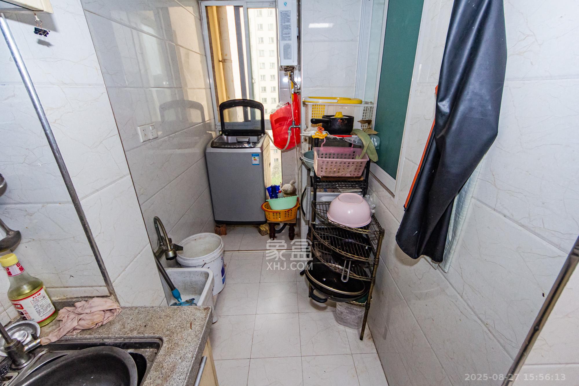 万国城(当代满庭春MOMA)三期  3室2厅2卫    2000.0元/月 万国城(当代满庭春MOMA)三期  3室2厅2卫    2000.0元/月室内图