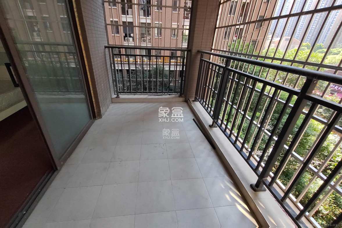 水岸世景 5室2厅2卫 2100.0元/月 水岸世景 5室2厅2卫 2100.0元/月室内图