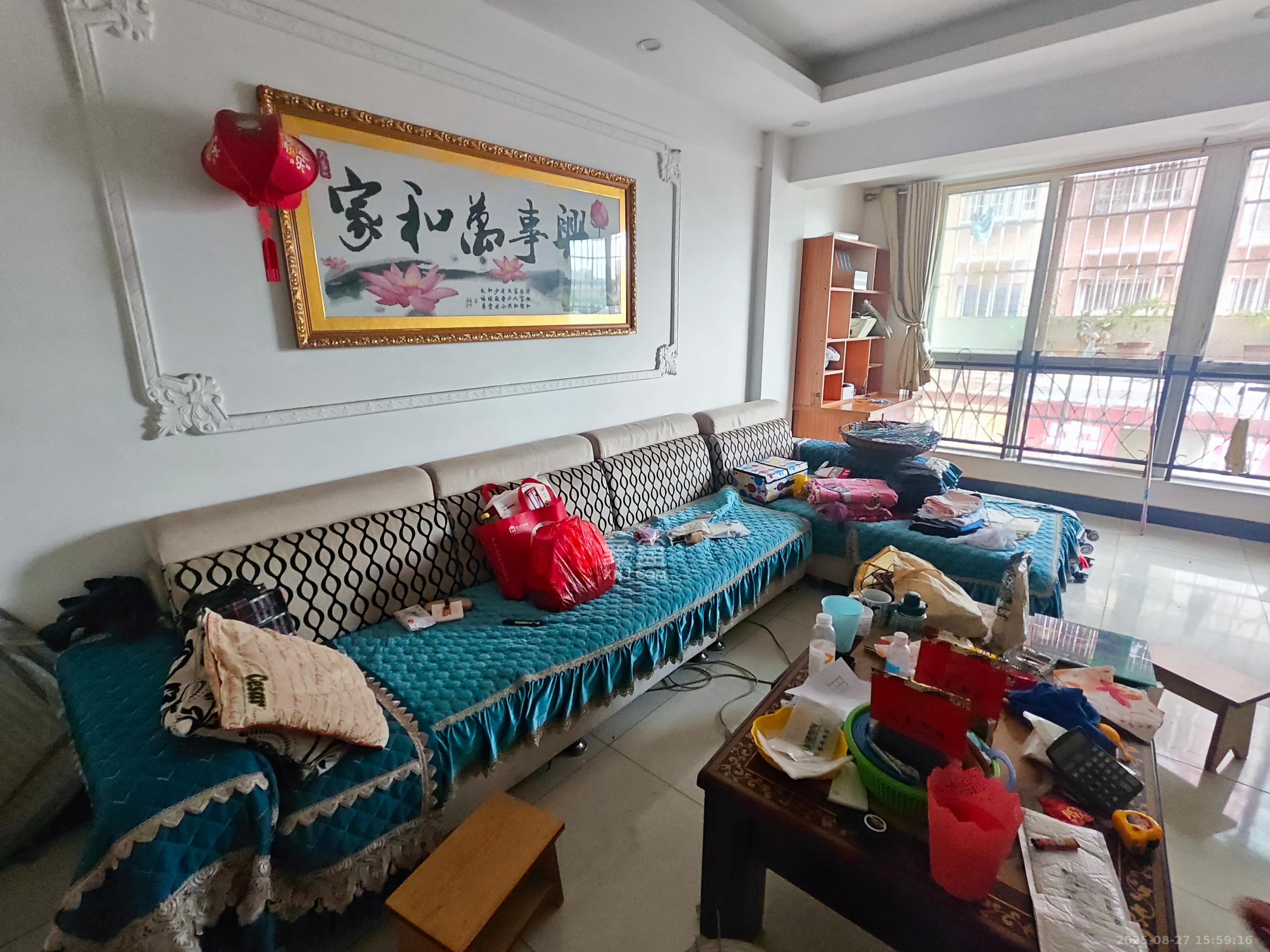 长建建材市场  3室2厅2卫    2000.0元/月