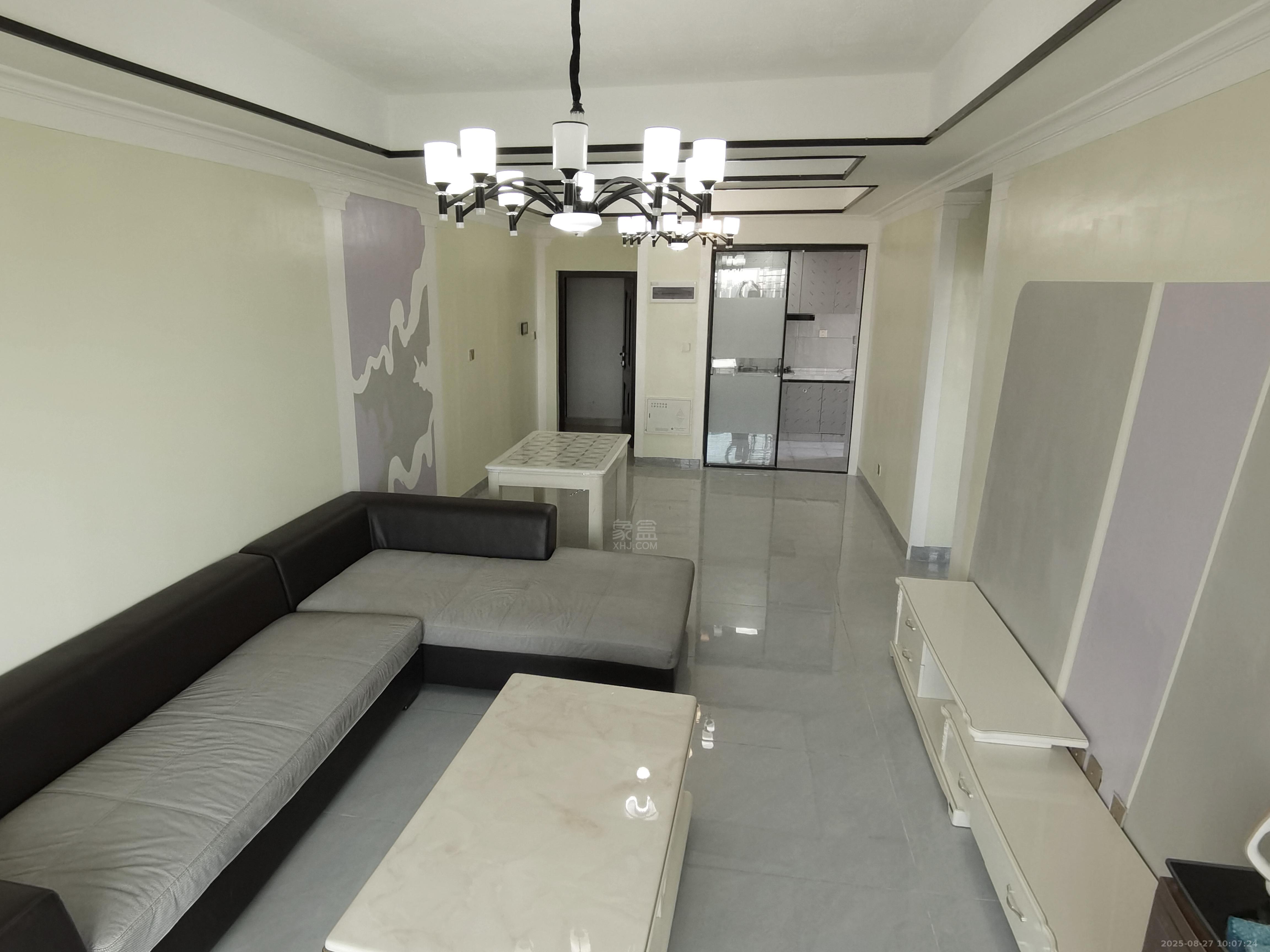 华晨藏龙湾  3室2厅2卫   1800.00元/月室内图