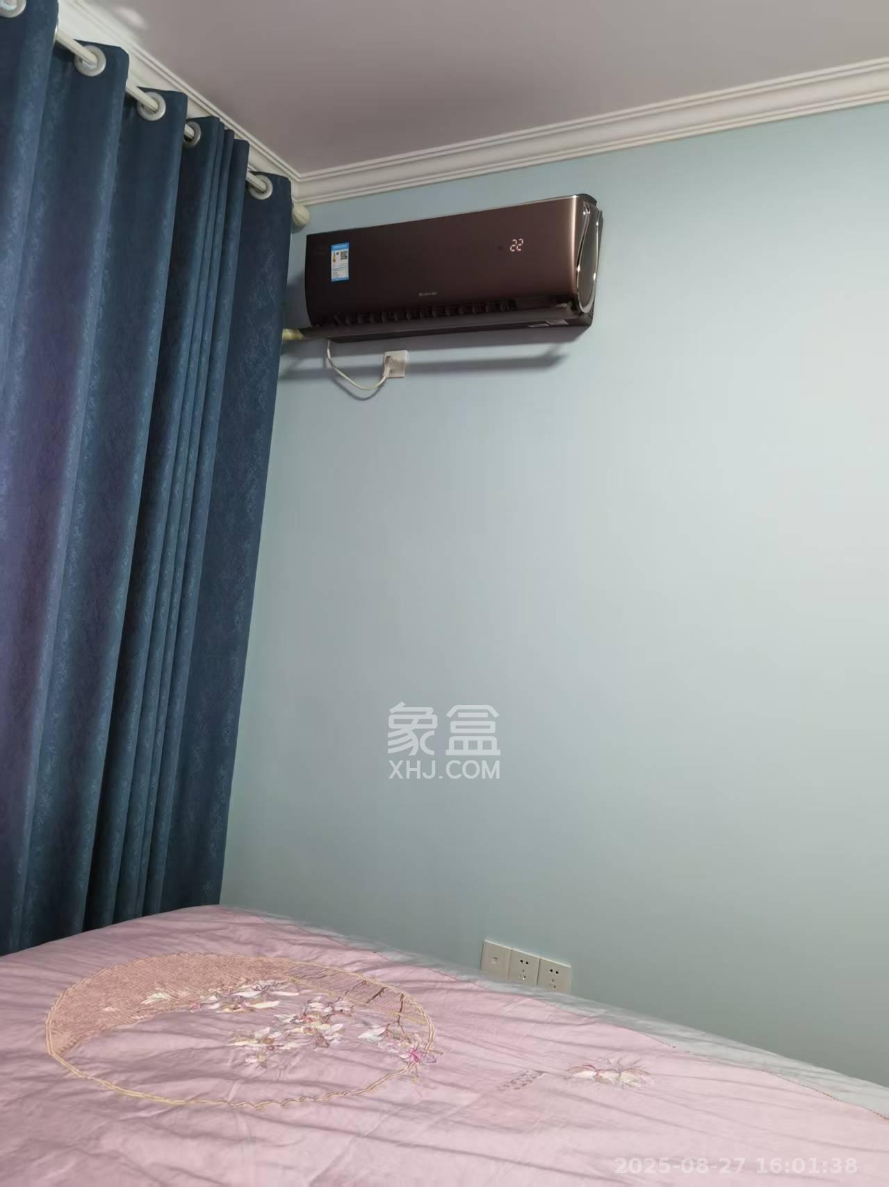 天麓尚层  3室2厅1卫   2600.00元/月室内图