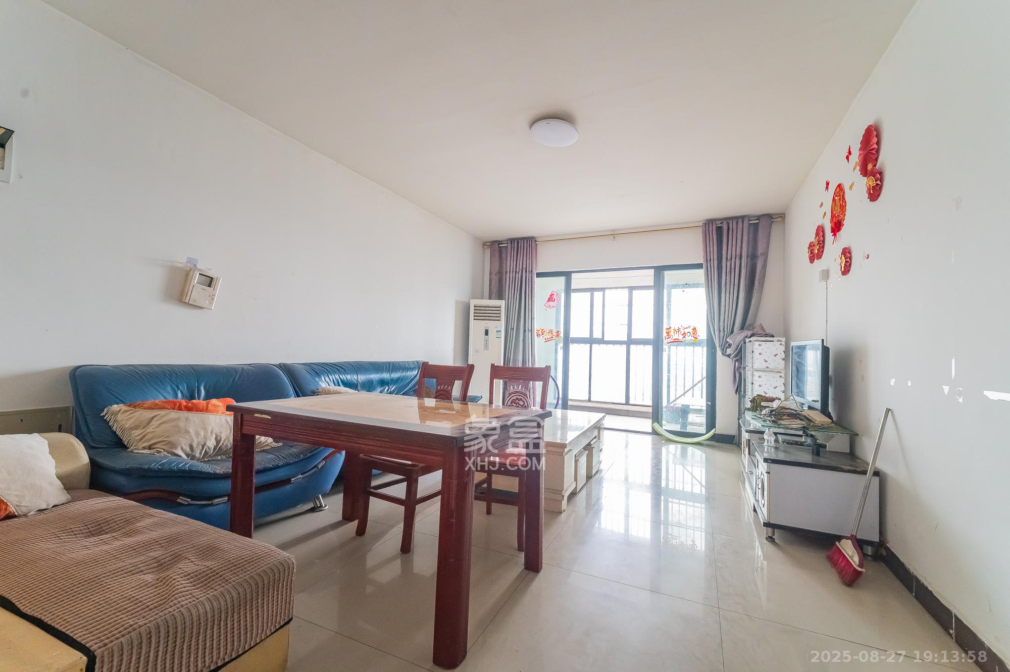 鹏基诺亚山林  3室2厅2卫    91.8万 鹏基诺亚山林  3室2厅2卫    91.8万客厅