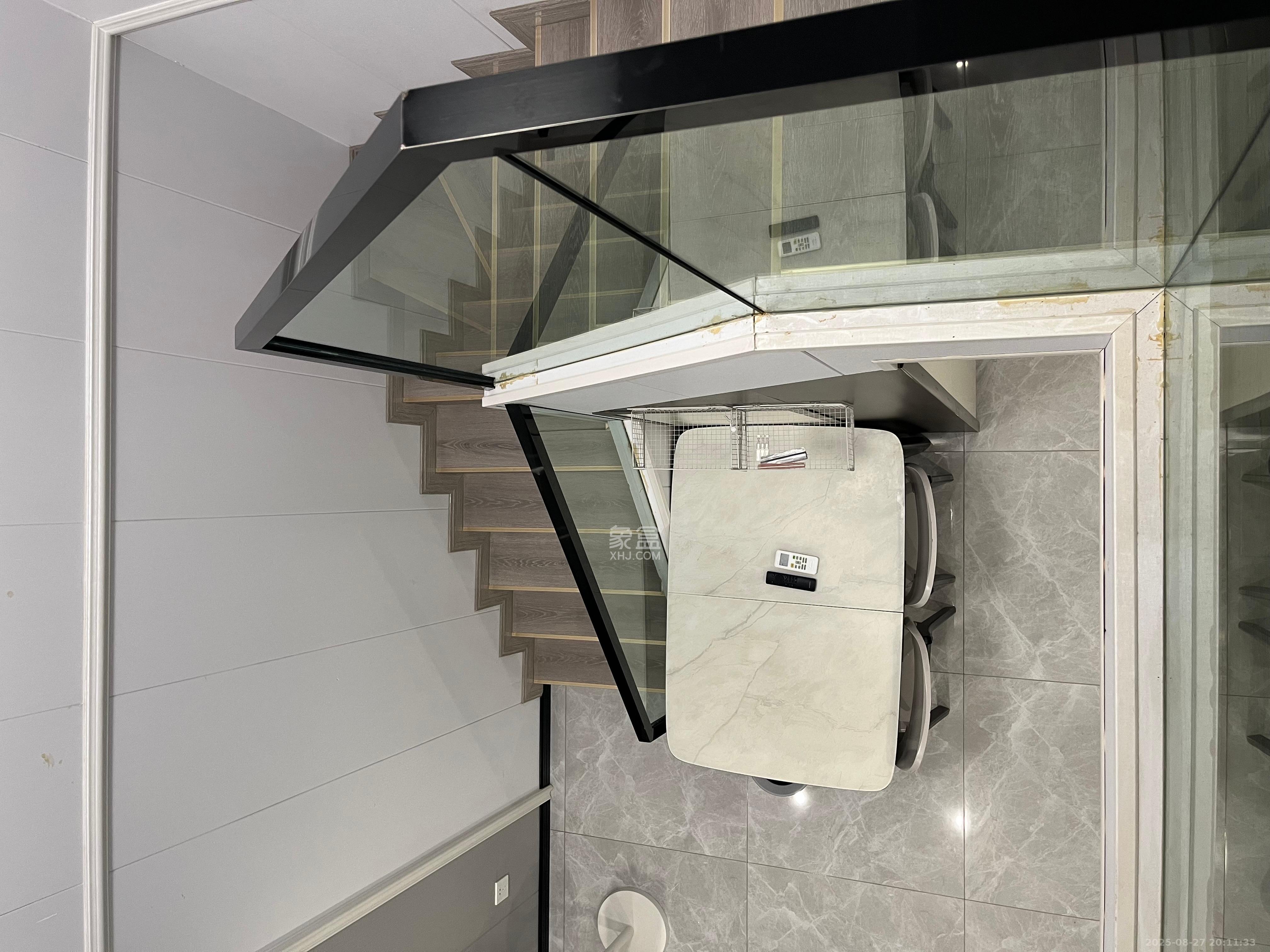 藏珑湖上公馆  2室1厅1卫    2300.0元/月室内图