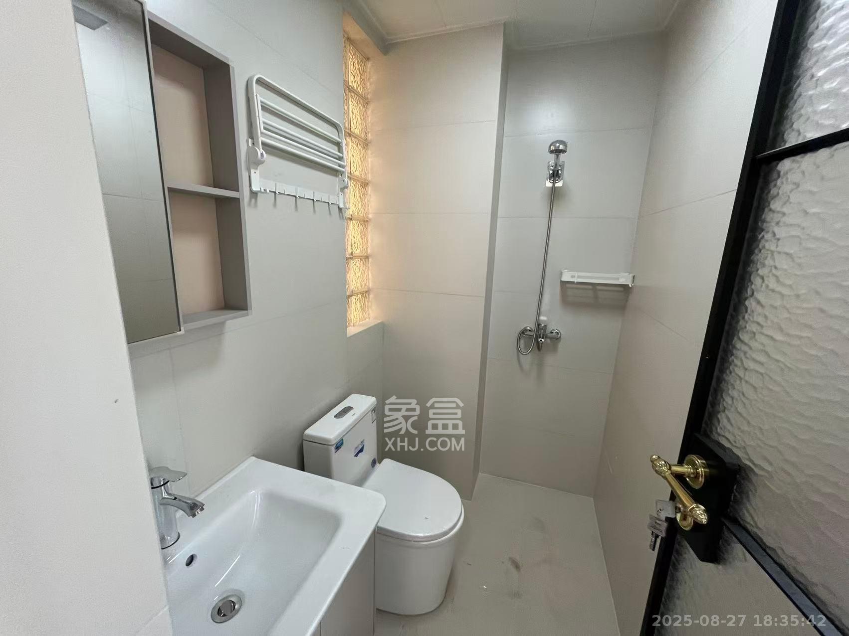 佳兆业城市广场 4室2厅2卫 2800.0元/月 佳兆业城市广场 4室2厅2卫 2800.0元/月室内图