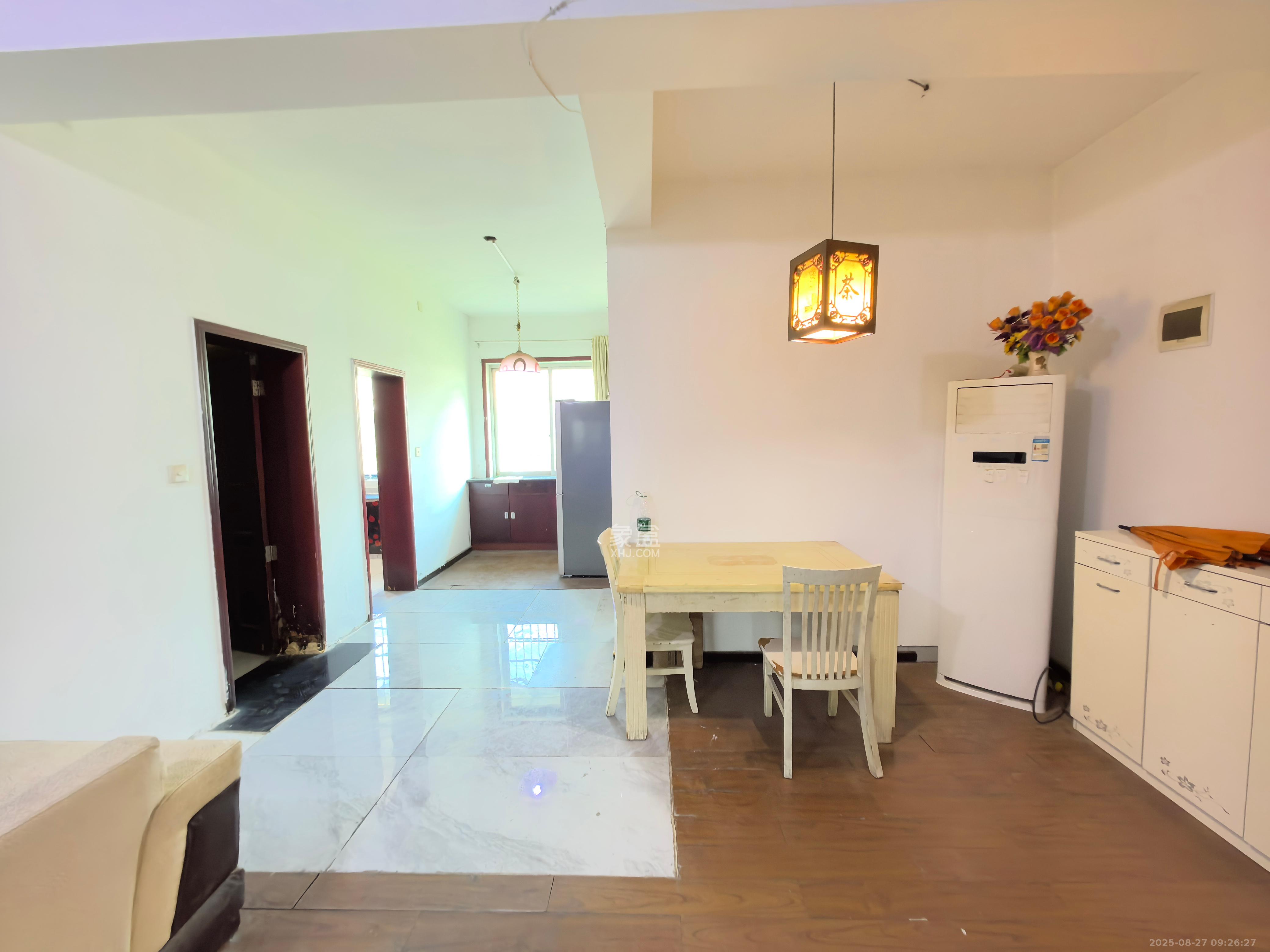 中南汽车世界 3室2厅1卫 1100.0元/月 中南汽车世界 3室2厅1卫 1100.0元/月室内图