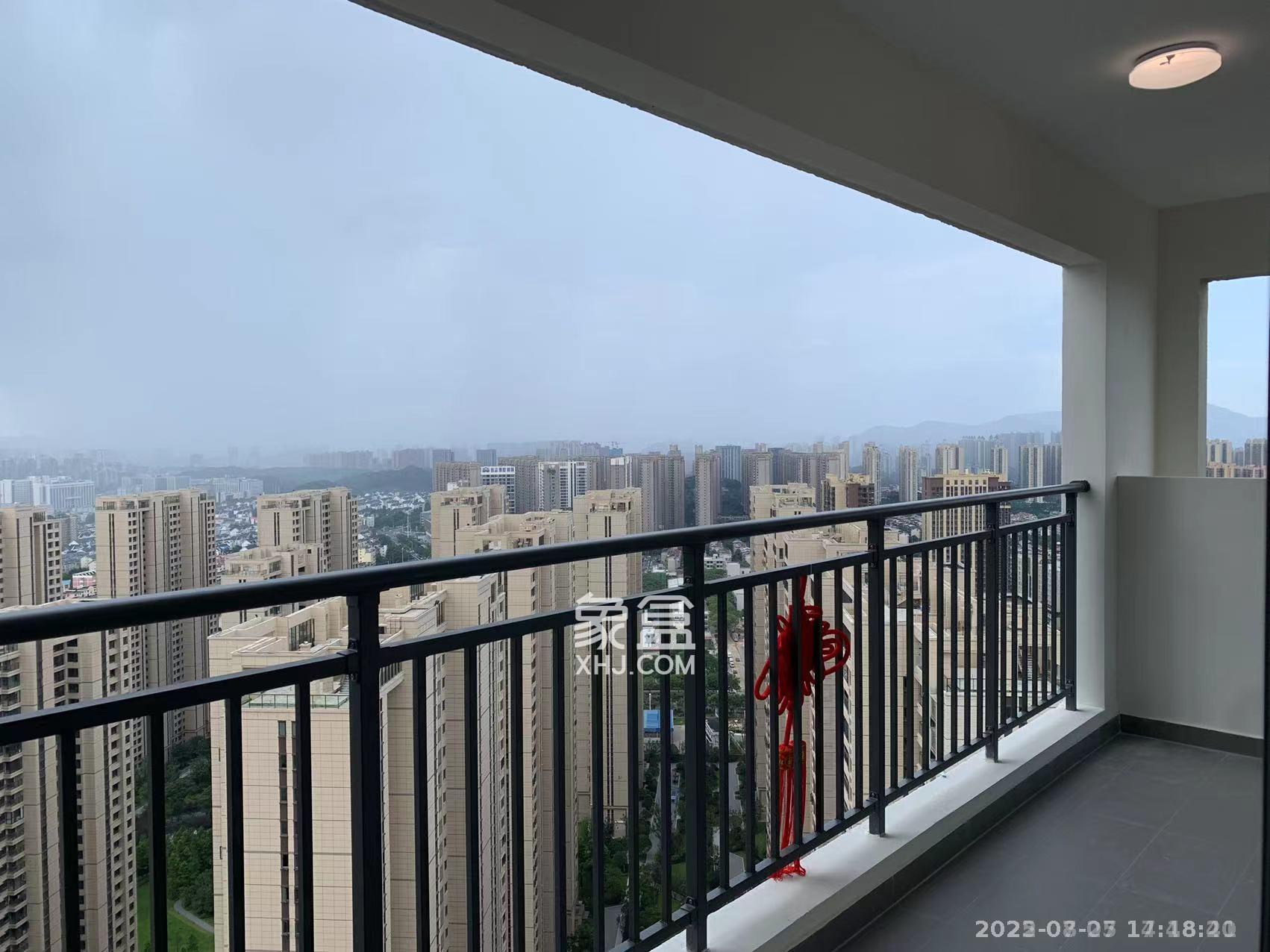 卓越中寰 4室2厅2卫 5500.0元/月 卓越中寰 4室2厅2卫 5500.0元/月室内图