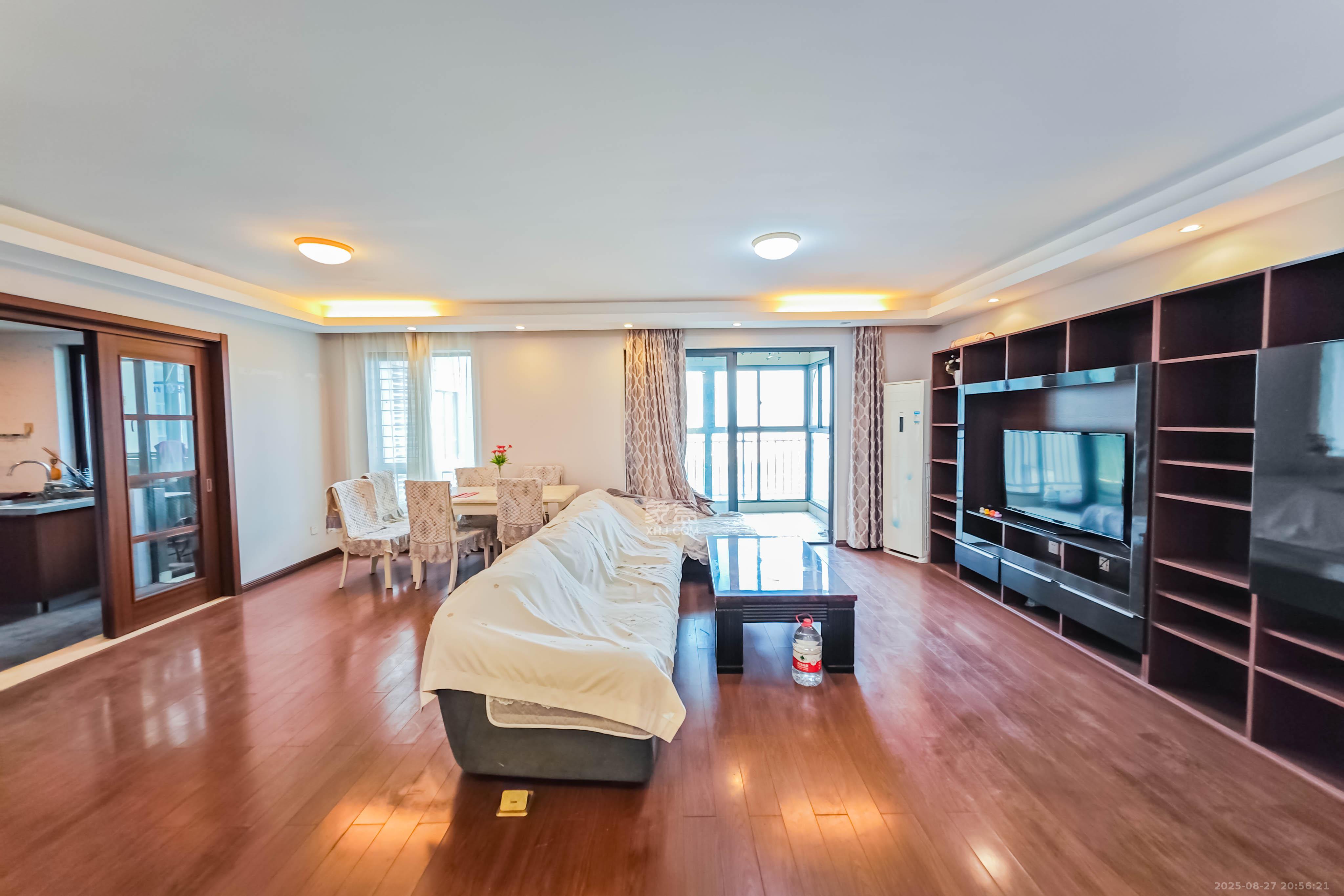 万科金域华府三四期  4室2厅2卫    113.0万 万科金域华府三四期  4室2厅2卫    113.0万客厅