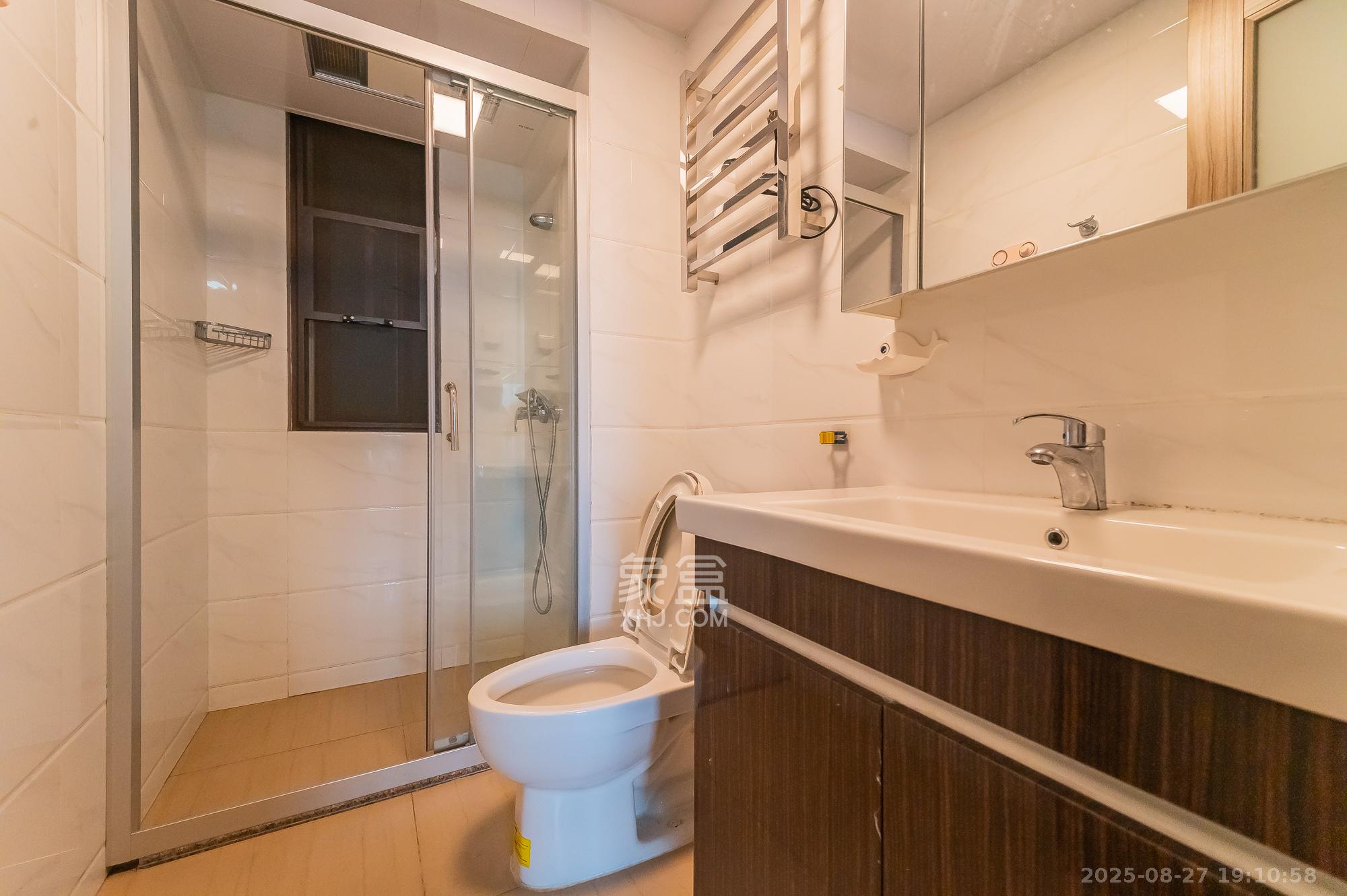 碧桂园中央花园  3室2厅2卫    78.0万 碧桂园中央花园  3室2厅2卫    78.0万卫生间