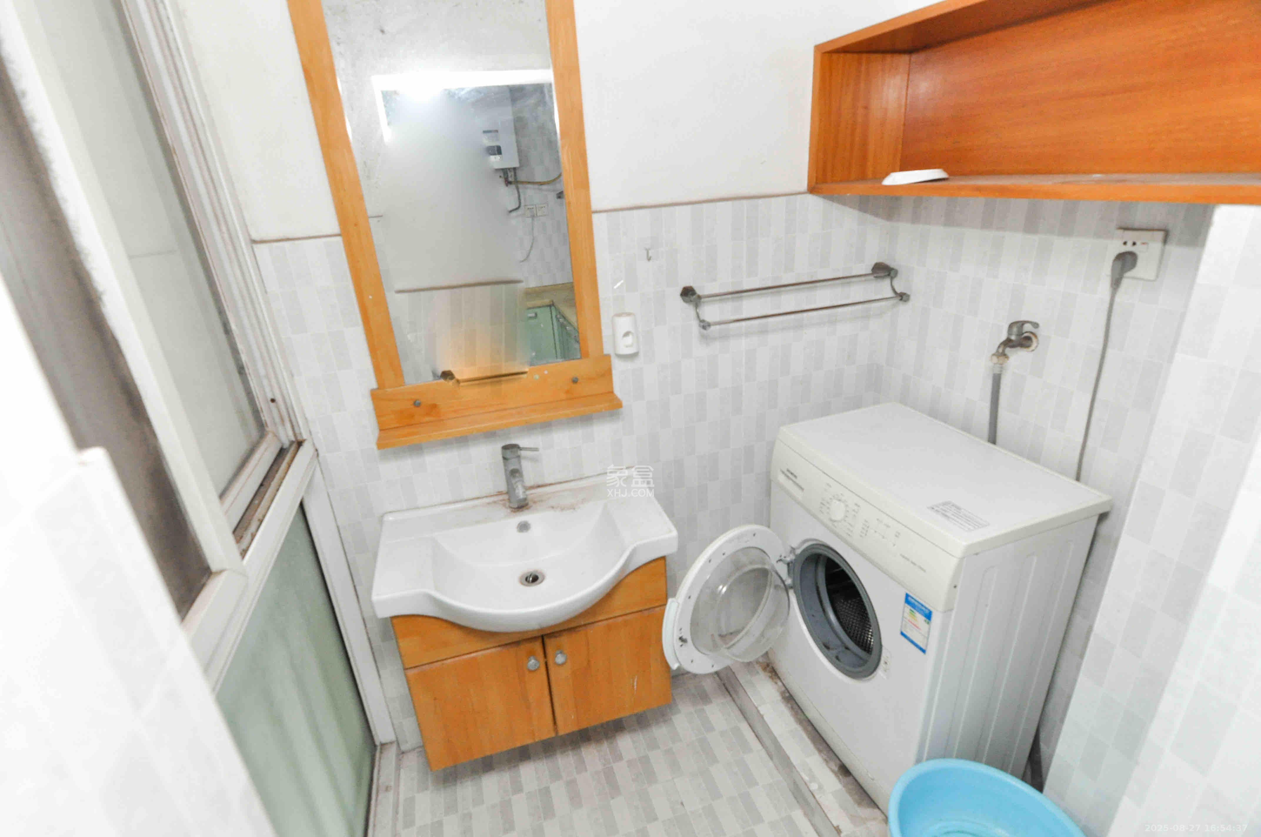 嘉逸名庭  2室2厅1卫    2500.0元/月 嘉逸名庭  2室2厅1卫    2500.0元/月室内图