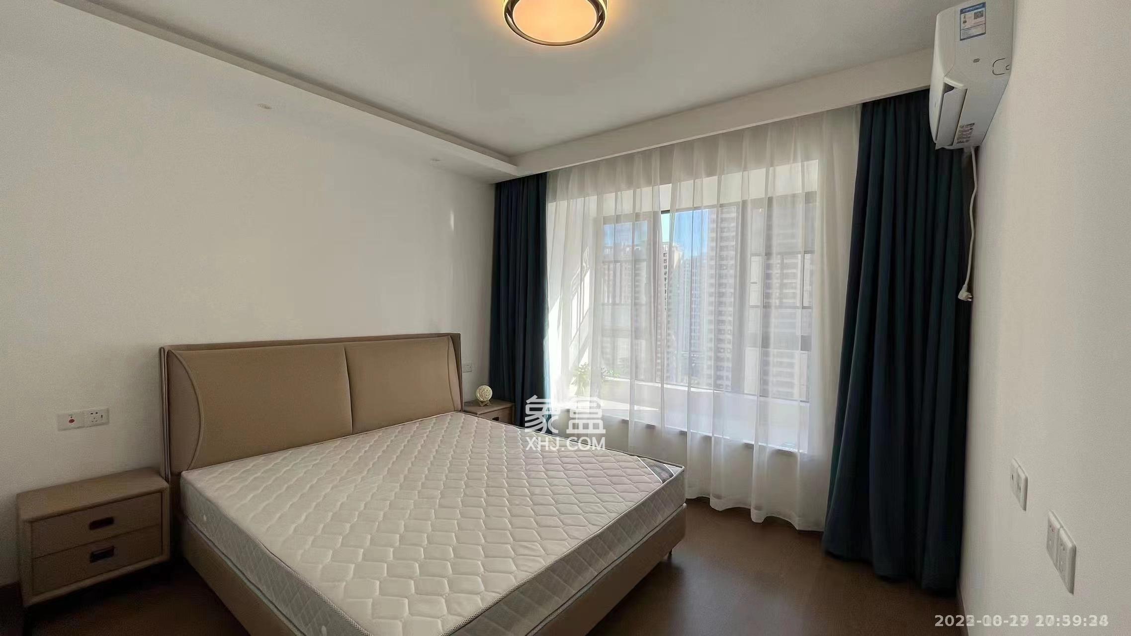 龙湖铂金中心(龙湖春江郦城)  4室2厅2卫    6500.0元/月 龙湖铂金中心(龙湖春江郦城)  4室2厅2卫    6500.0元/月室内图