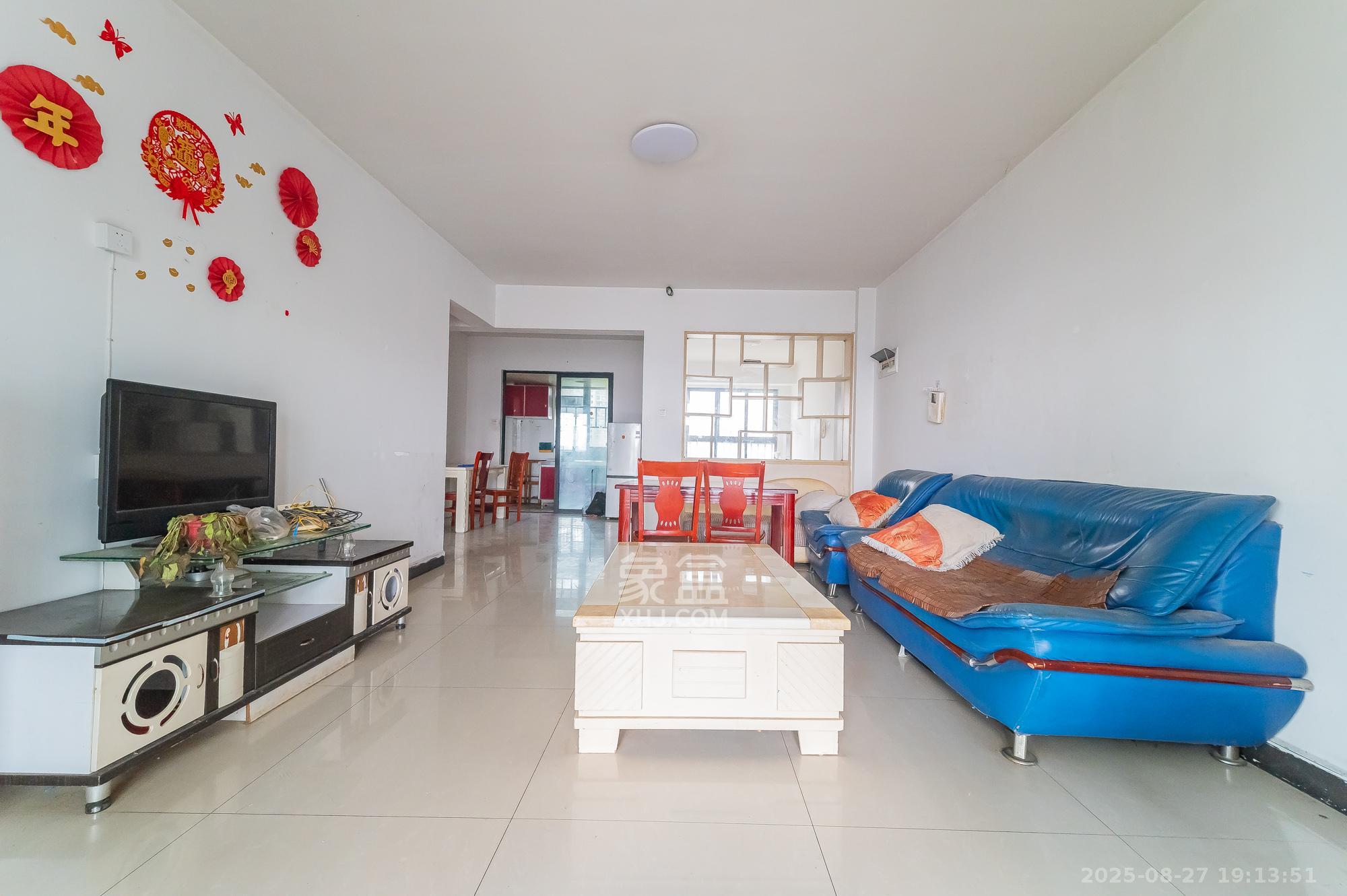 鹏基诺亚山林  3室2厅2卫    91.8万 鹏基诺亚山林  3室2厅2卫    91.8万客厅