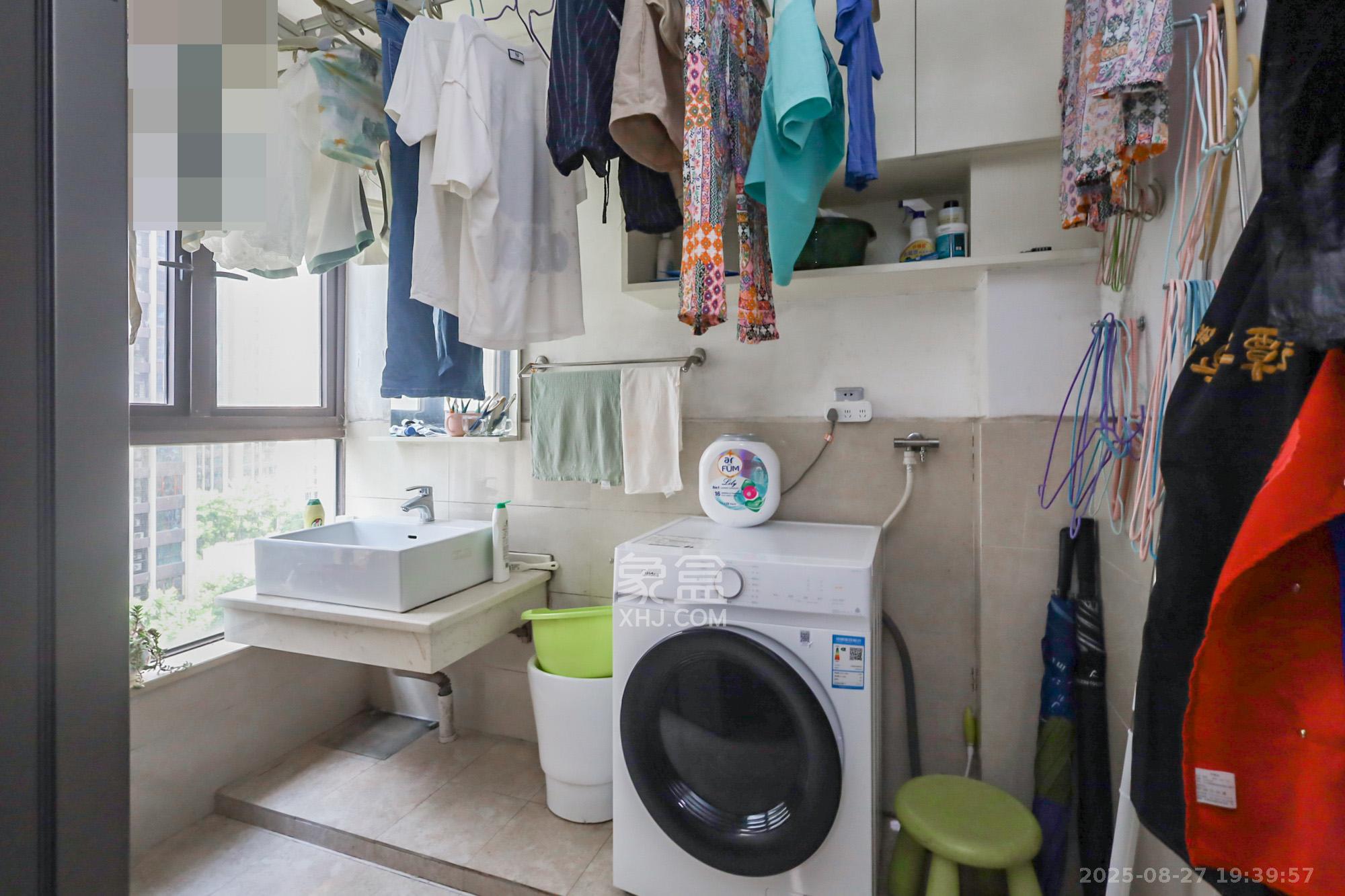 绿地中央广场  3室2厅1卫    145.0万 绿地中央广场  3室2厅1卫    145.0万其他