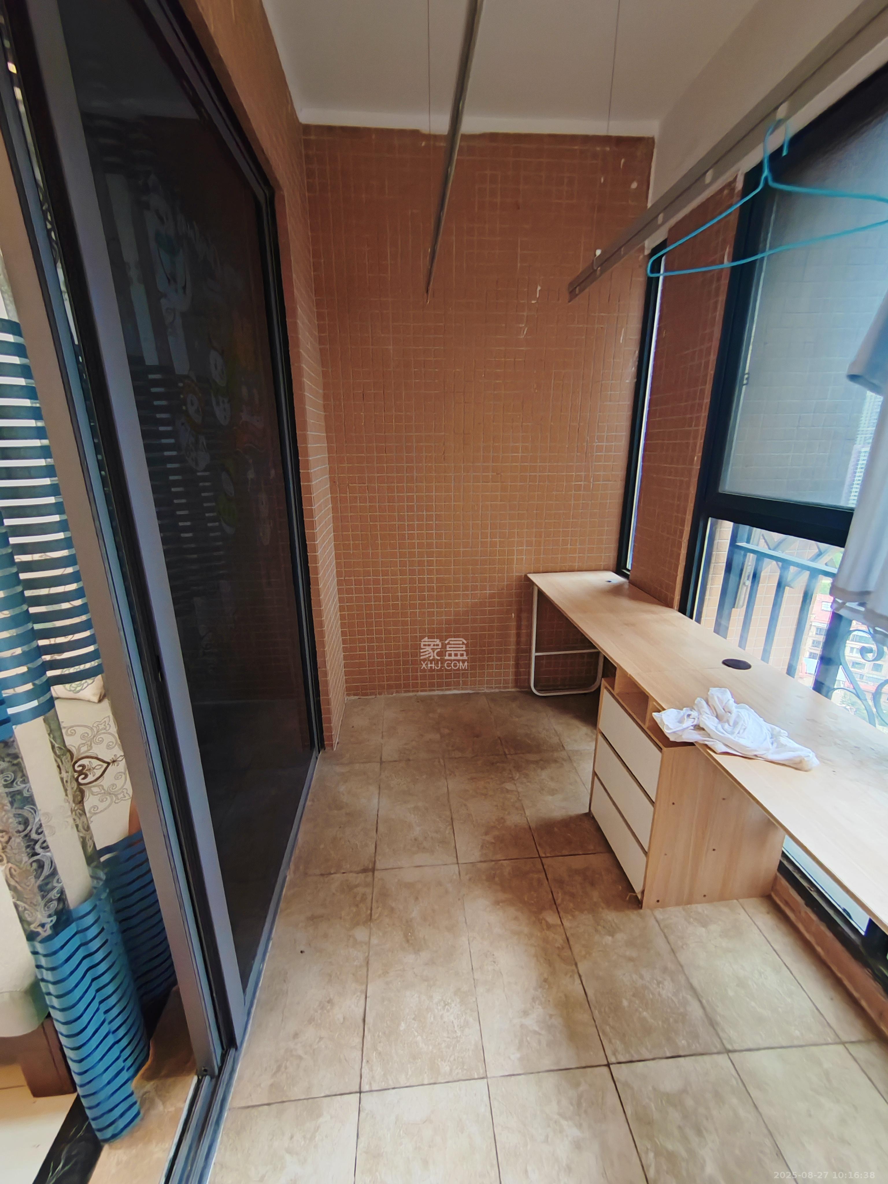 珠江郦城薰衣道  3室2厅1卫    2200.0元/月 珠江郦城薰衣道  3室2厅1卫    2200.0元/月室内图