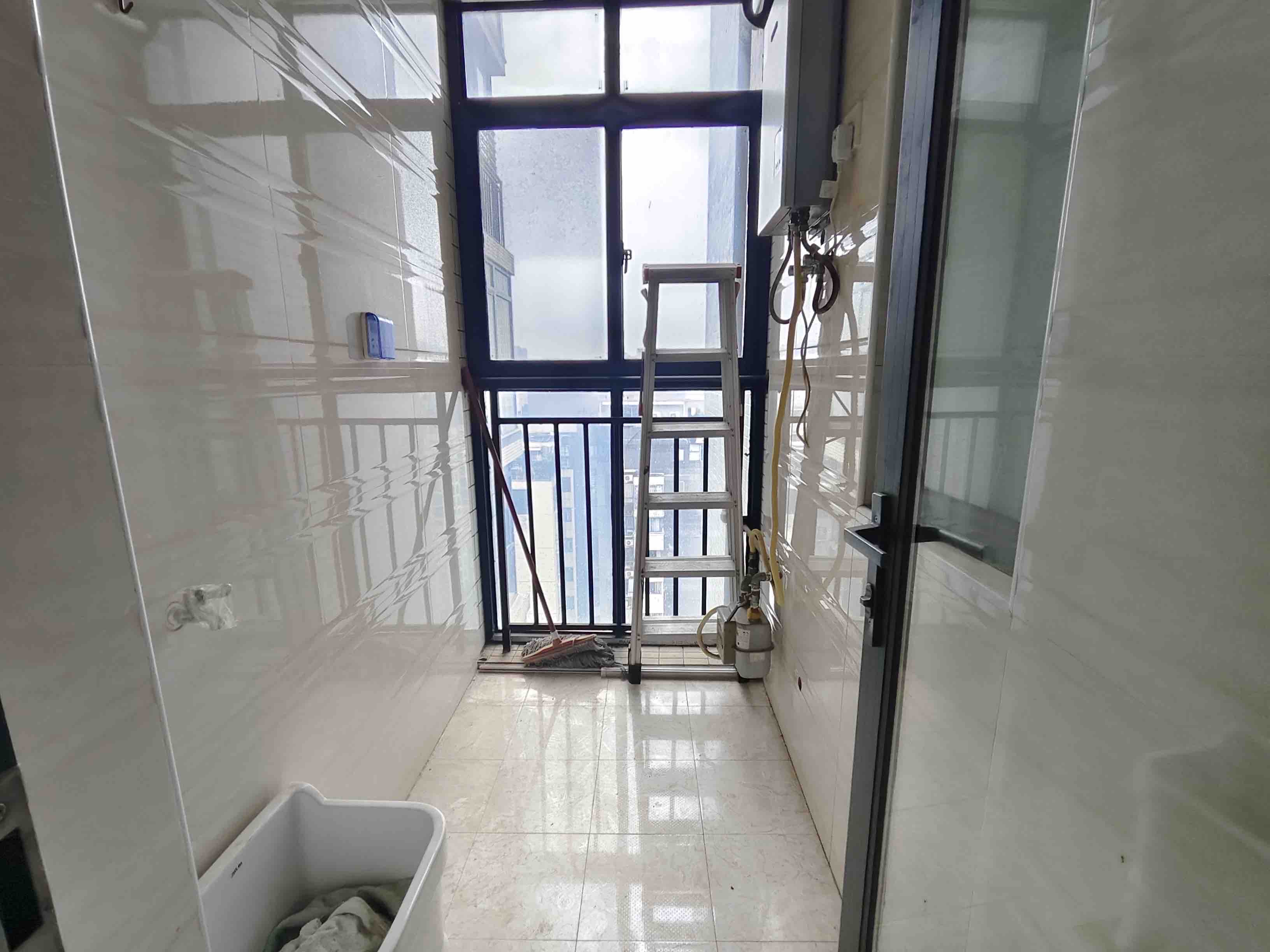 愉景湾西域  2室2厅1卫    1600.0元/月室内图
