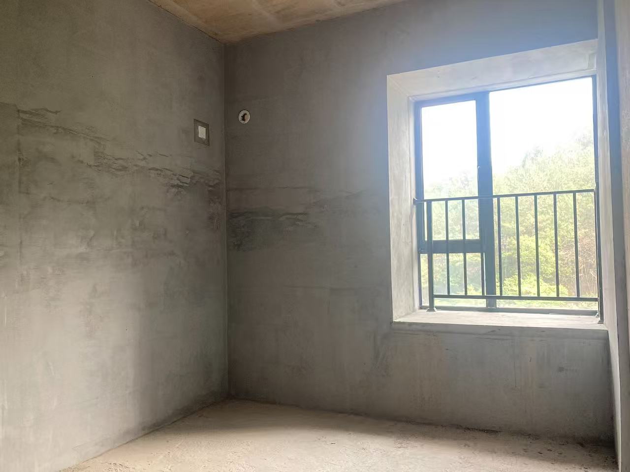 中建凤栖台  4室2厅2卫   55.80万客厅