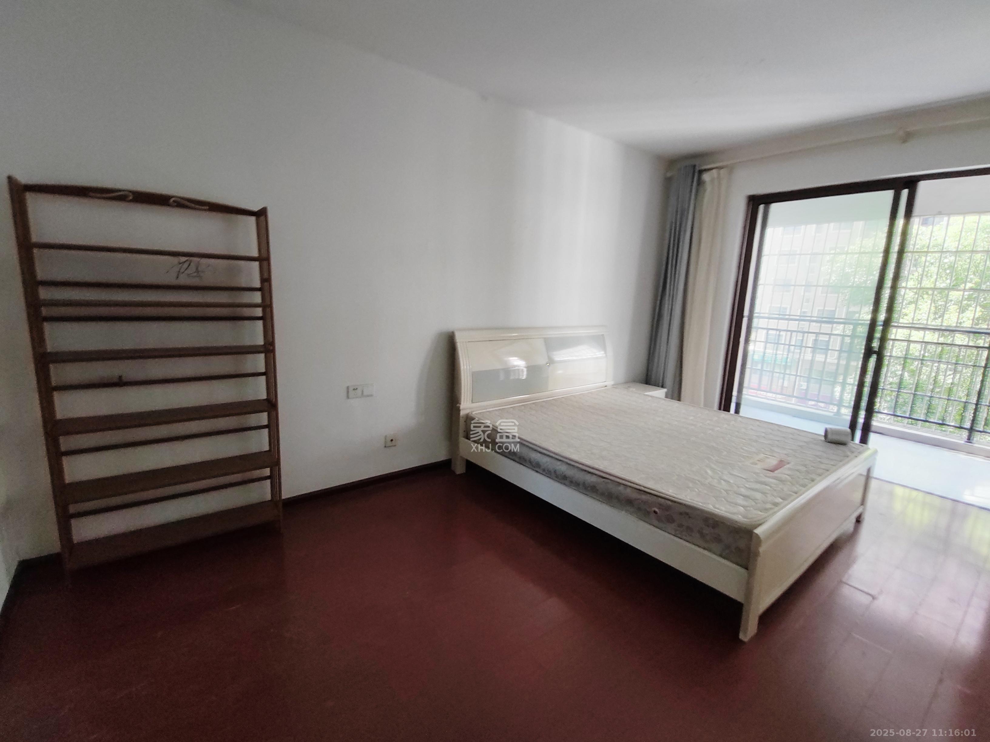 水岸世景  5室2厅2卫    2100.0元/月室内图