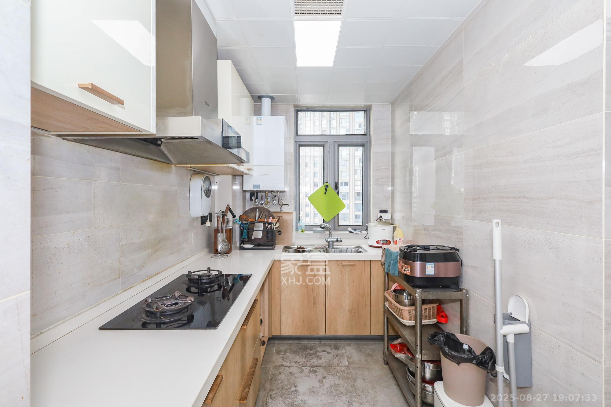 八方小区C区  1室0厅0卫    435.0万厨房