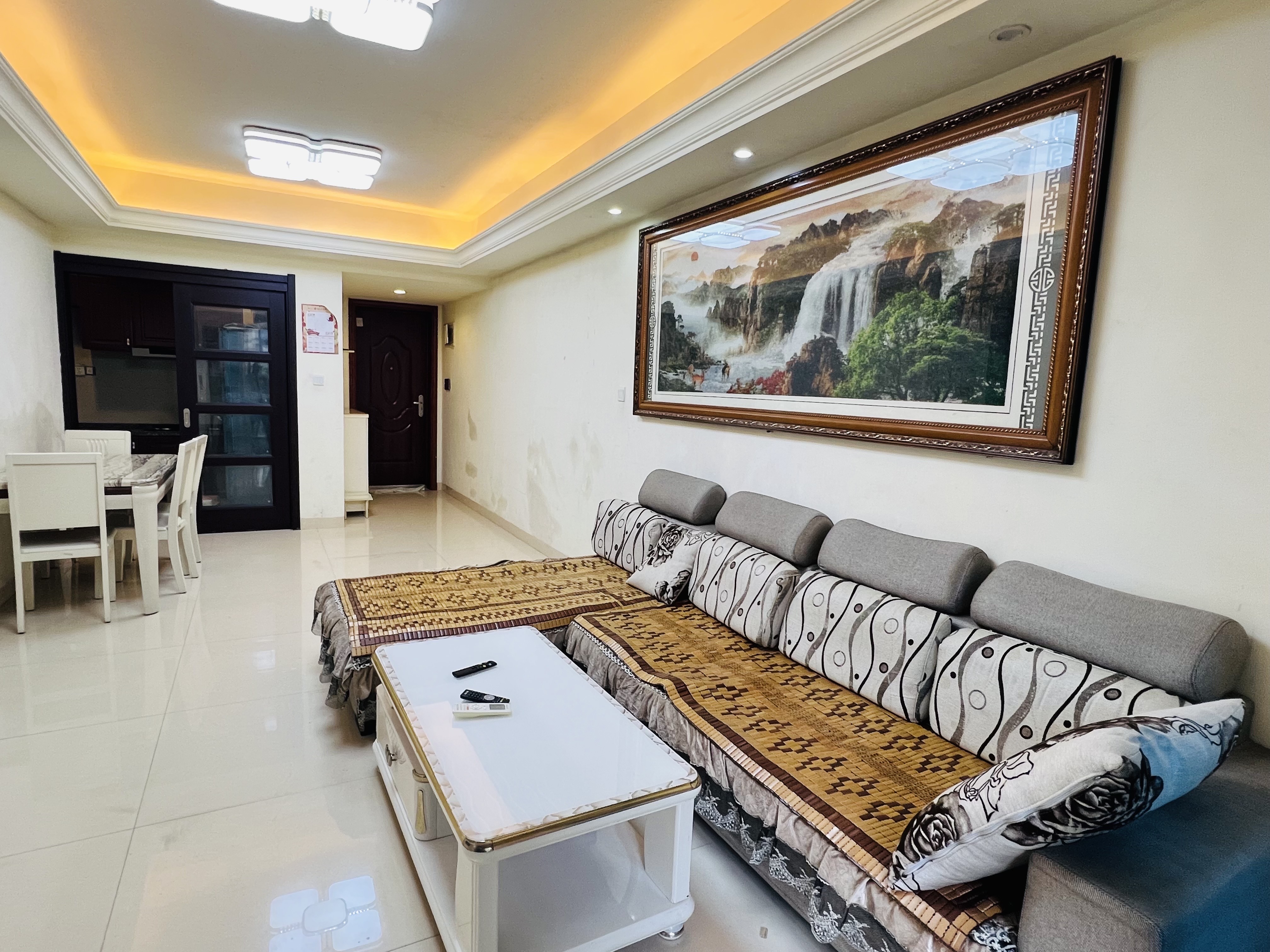 碧桂园 3室2厅1卫 1500.0元/月 碧桂园 3室2厅1卫 1500.0元/月室内图