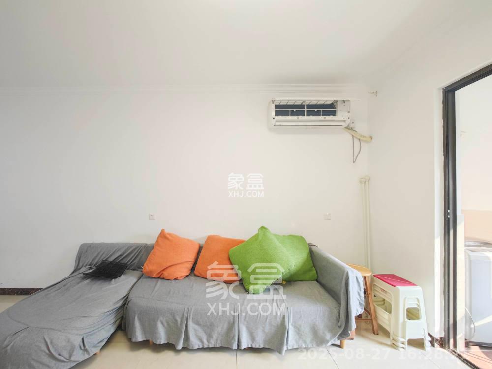 阳光城尚东湾青云苑  3室2厅1卫    2500.0元/月 阳光城尚东湾青云苑  3室2厅1卫    2500.0元/月室内图