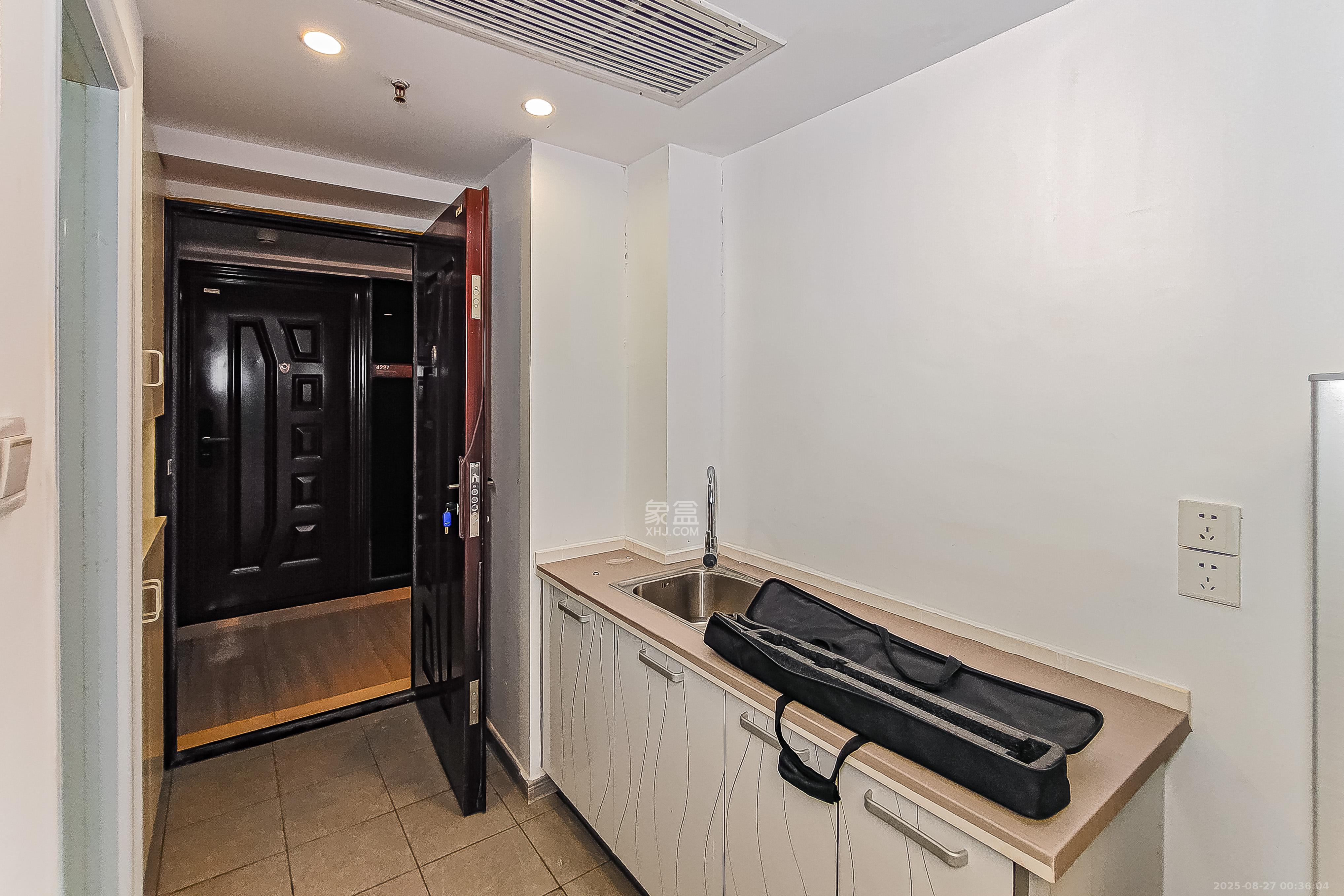 保利国际广场  1室1厅1卫    42.0万 保利国际广场  1室1厅1卫    42.0万厨房