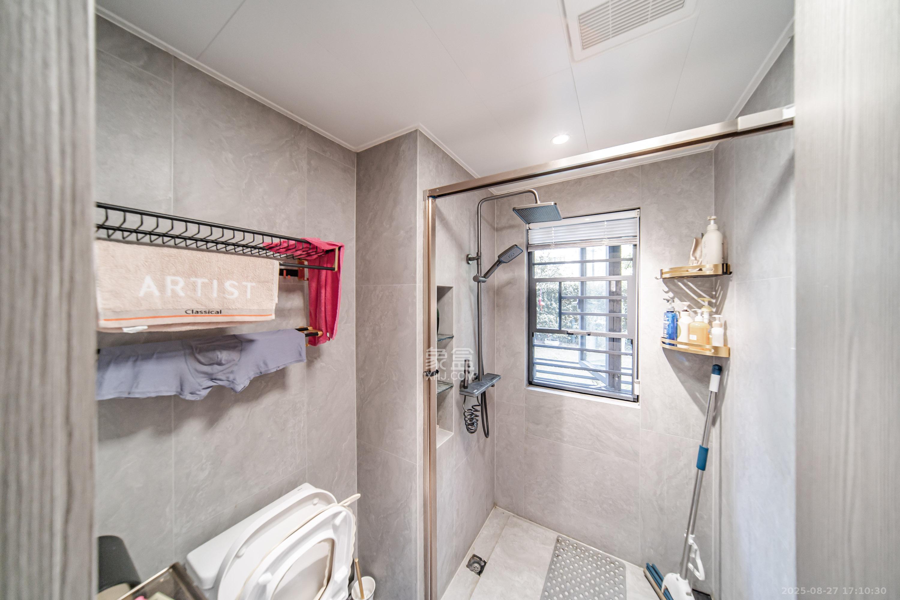 华润置地润樾府 4室2厅2卫 200.0万 华润置地润樾府 4室2厅2卫 200.0万卫生间