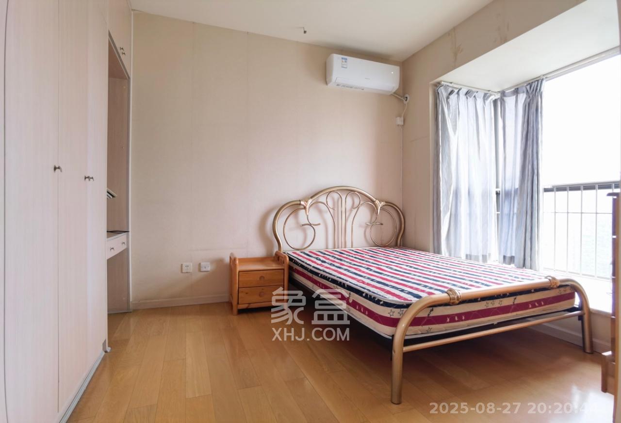 盛世美居荷园  3室2厅2卫    3400.0元/月室内图