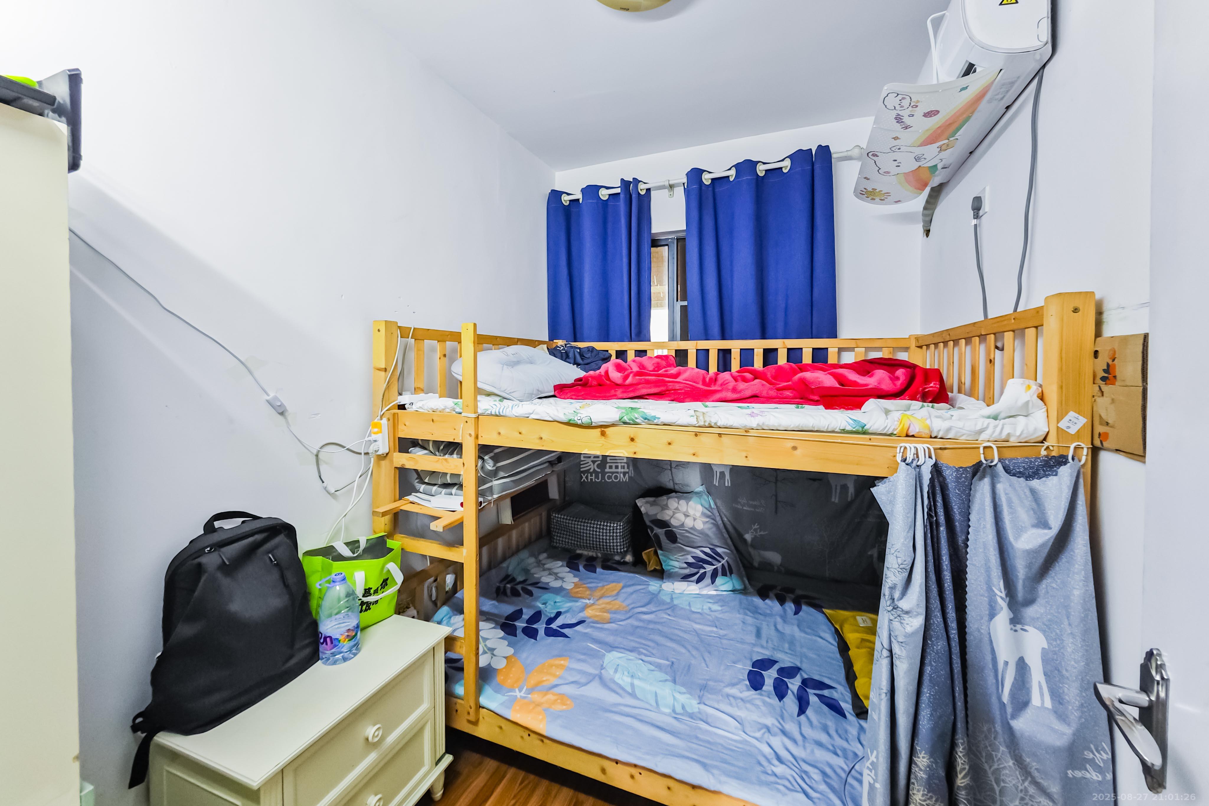 叠彩兰亭  3室2厅2卫    90.0万卧室