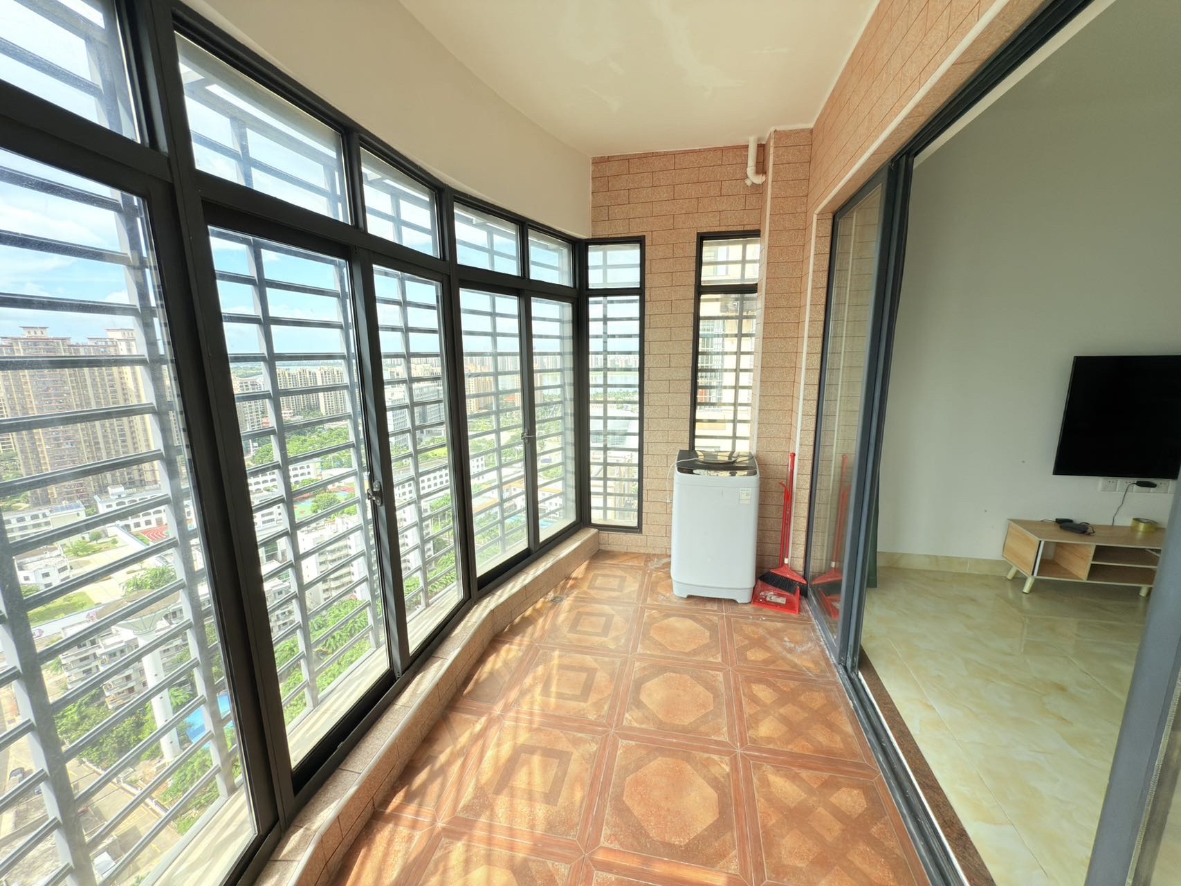 消防总队琼山住宅小区 3室2厅2卫 2800.0元/月 消防总队琼山住宅小区 3室2厅2卫 2800.0元/月室内图