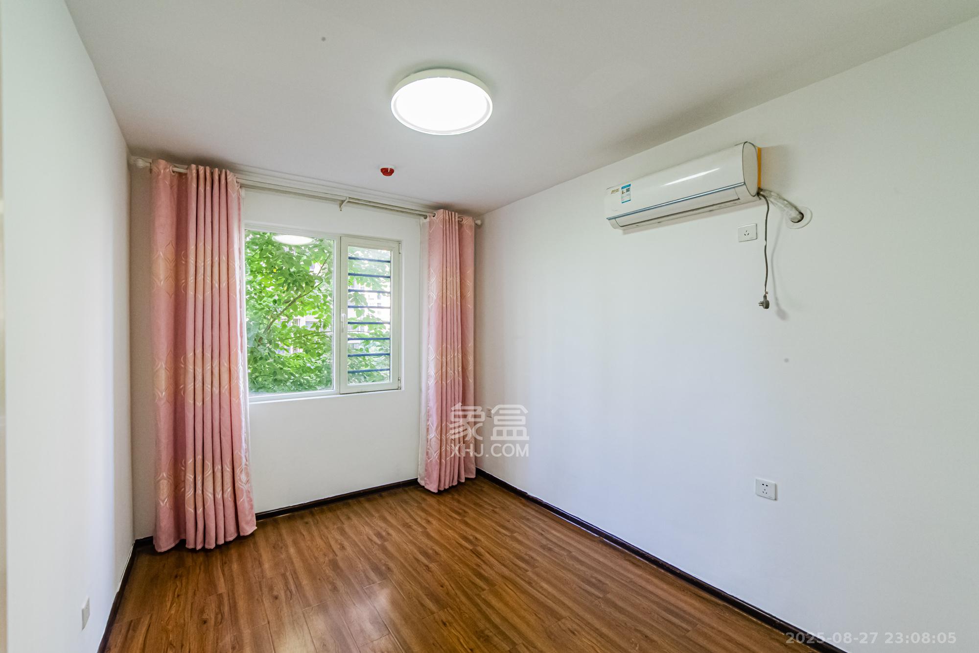 北辰三角洲E4区  4室2厅2卫    158.0万 北辰三角洲E4区  4室2厅2卫    158.0万卧室