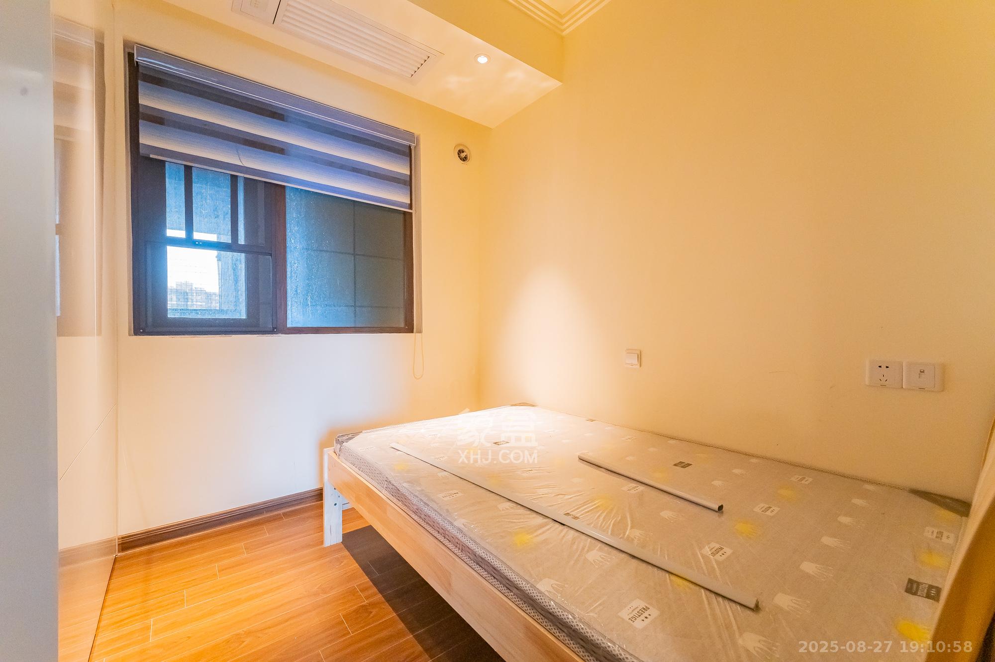 碧桂园中央花园  3室2厅2卫    78.0万 碧桂园中央花园  3室2厅2卫    78.0万卧室