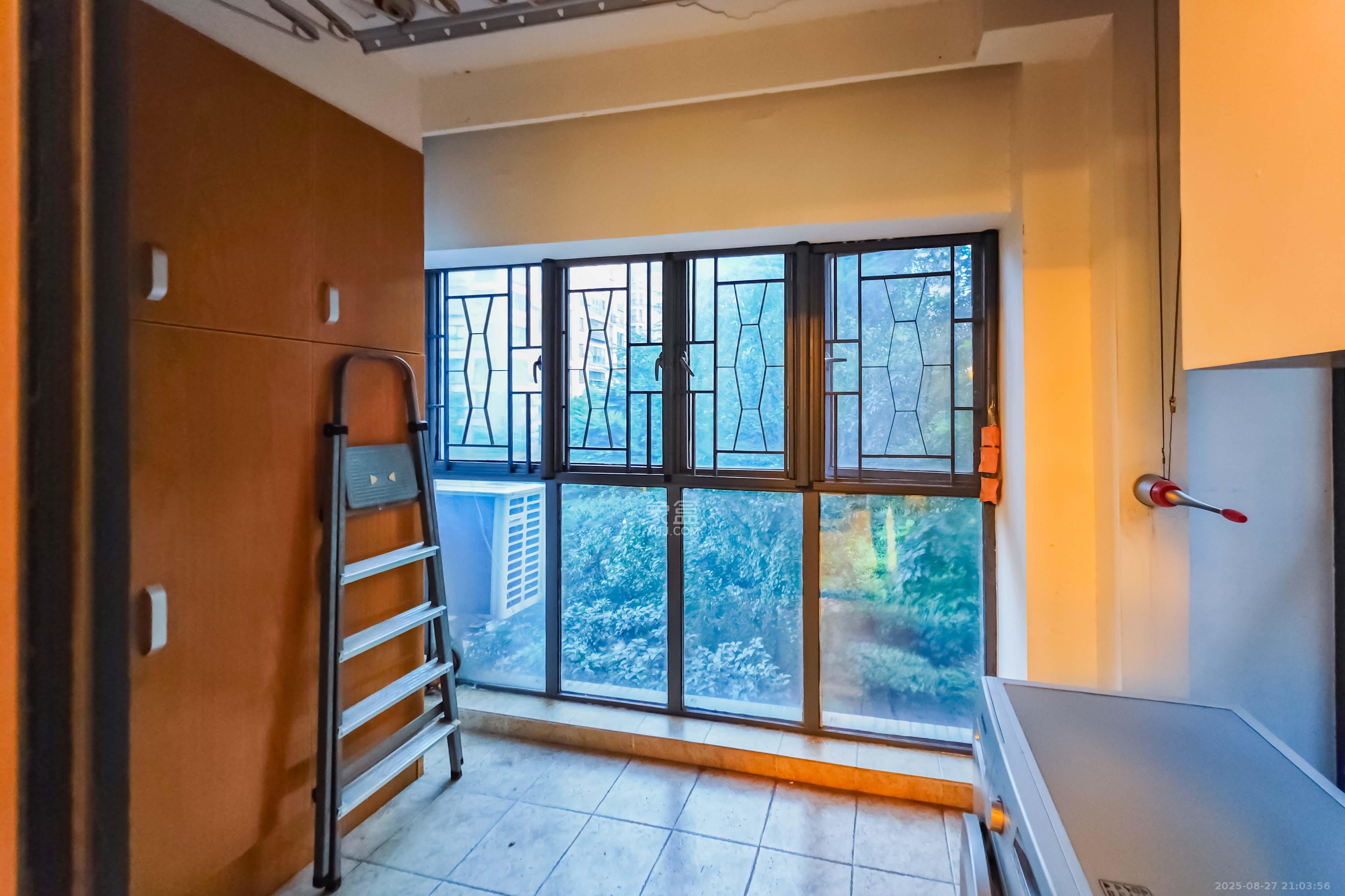 中城丽景香山园 2室2厅1卫 75.0万 中城丽景香山园 2室2厅1卫 75.0万其他